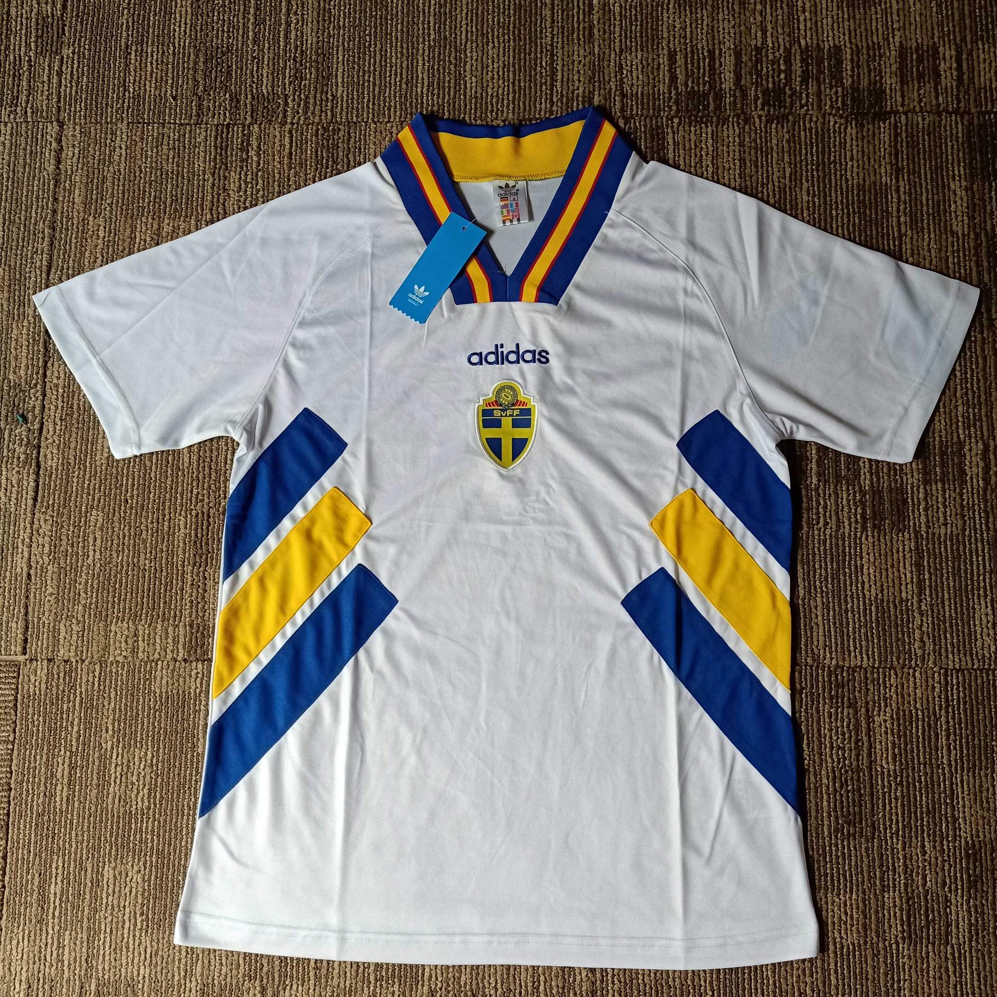 1994 Sweden away kit - Image 2