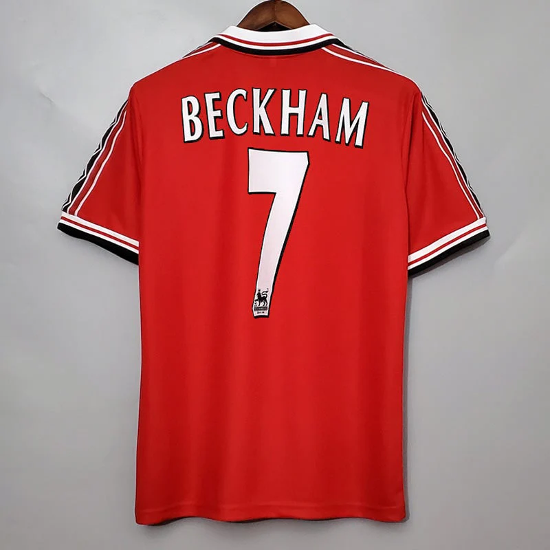 1998 – 1999 Manchester united Home retro kit - Image 4