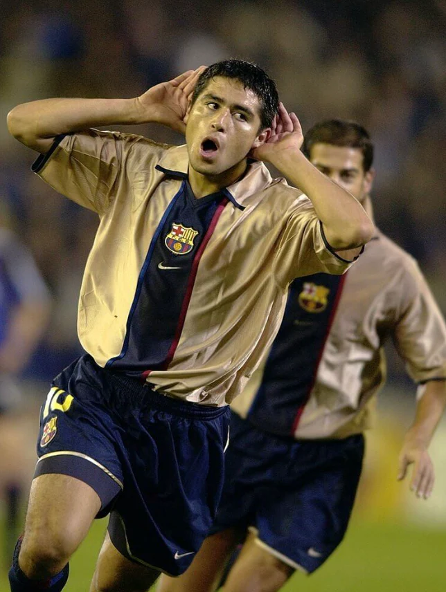 2002-2003 Barcelona away kit - Image 3