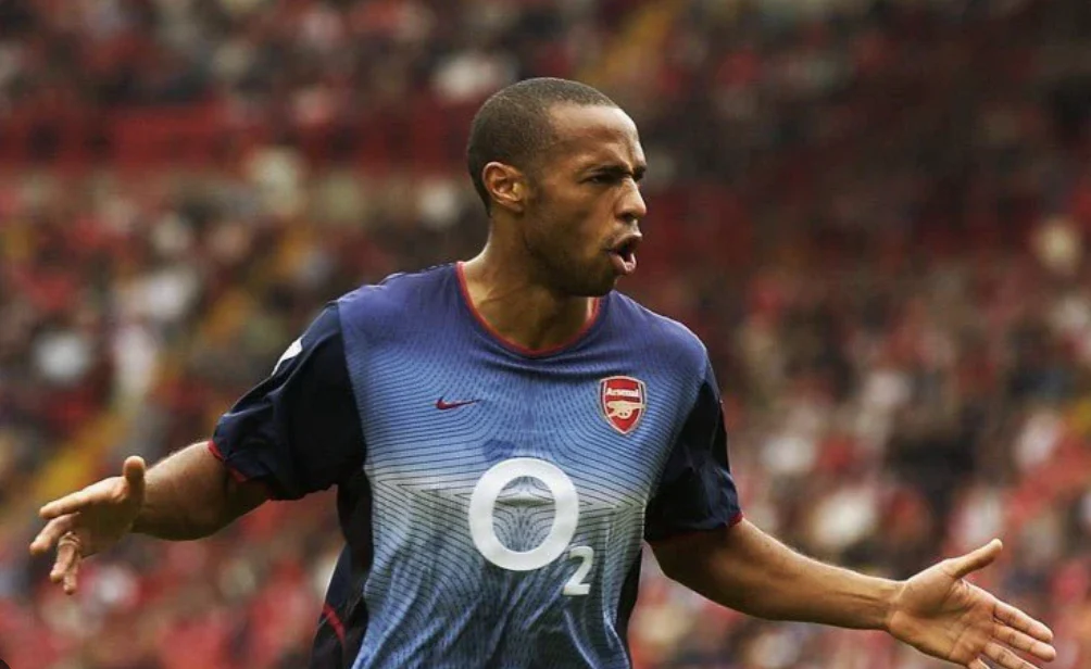 2002/2004 Arsenal away kit - Image 8