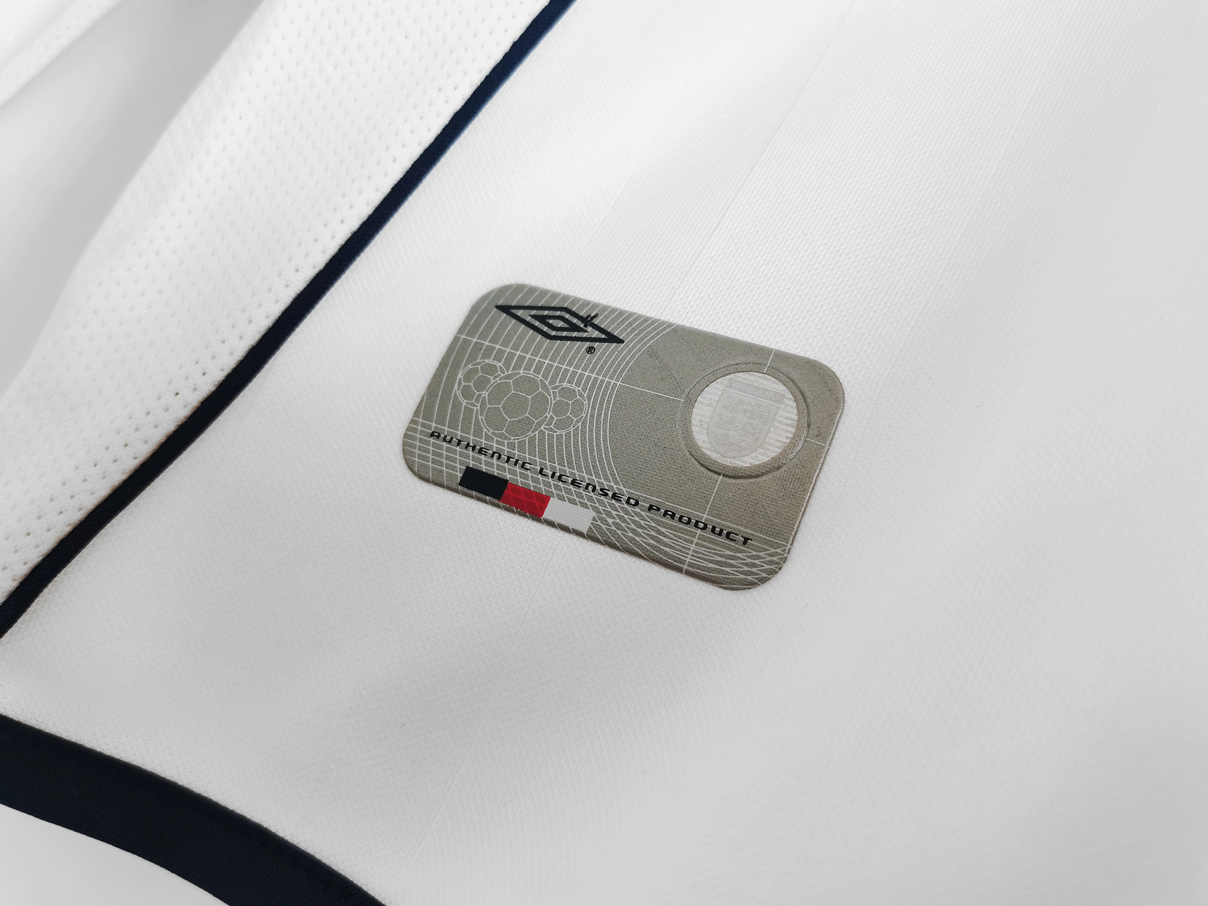 2002 England Home Long Sleeves - Image 3