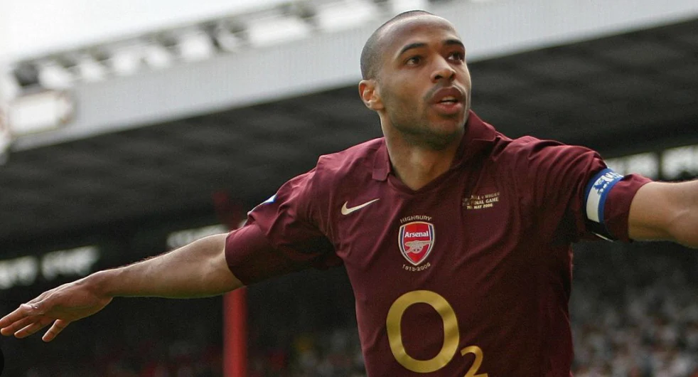 2005-2006 arsenal Home retro kit - Image 9