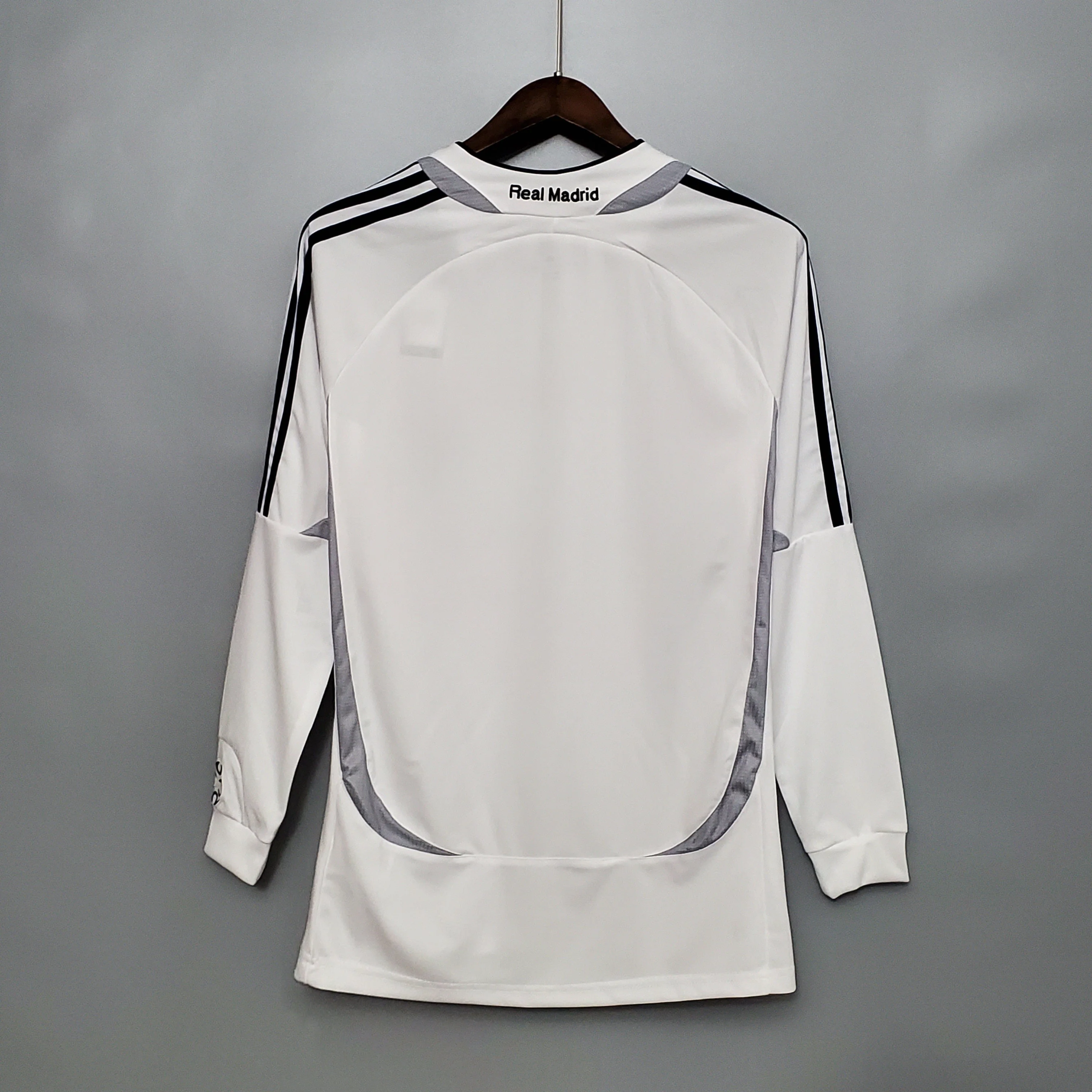 2006-2007 Real madrid Home kit (long sleeve) - Image 5