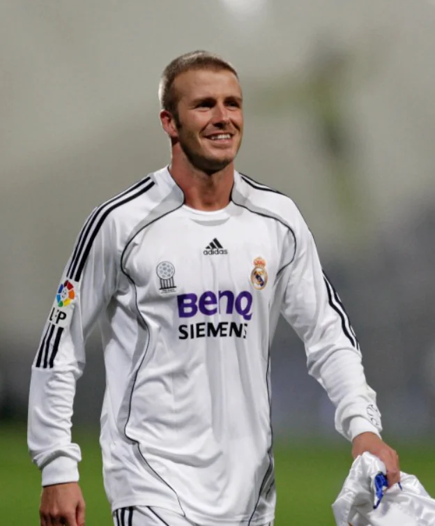 2006-2007 Real madrid Home kit (long sleeve) - Image 7