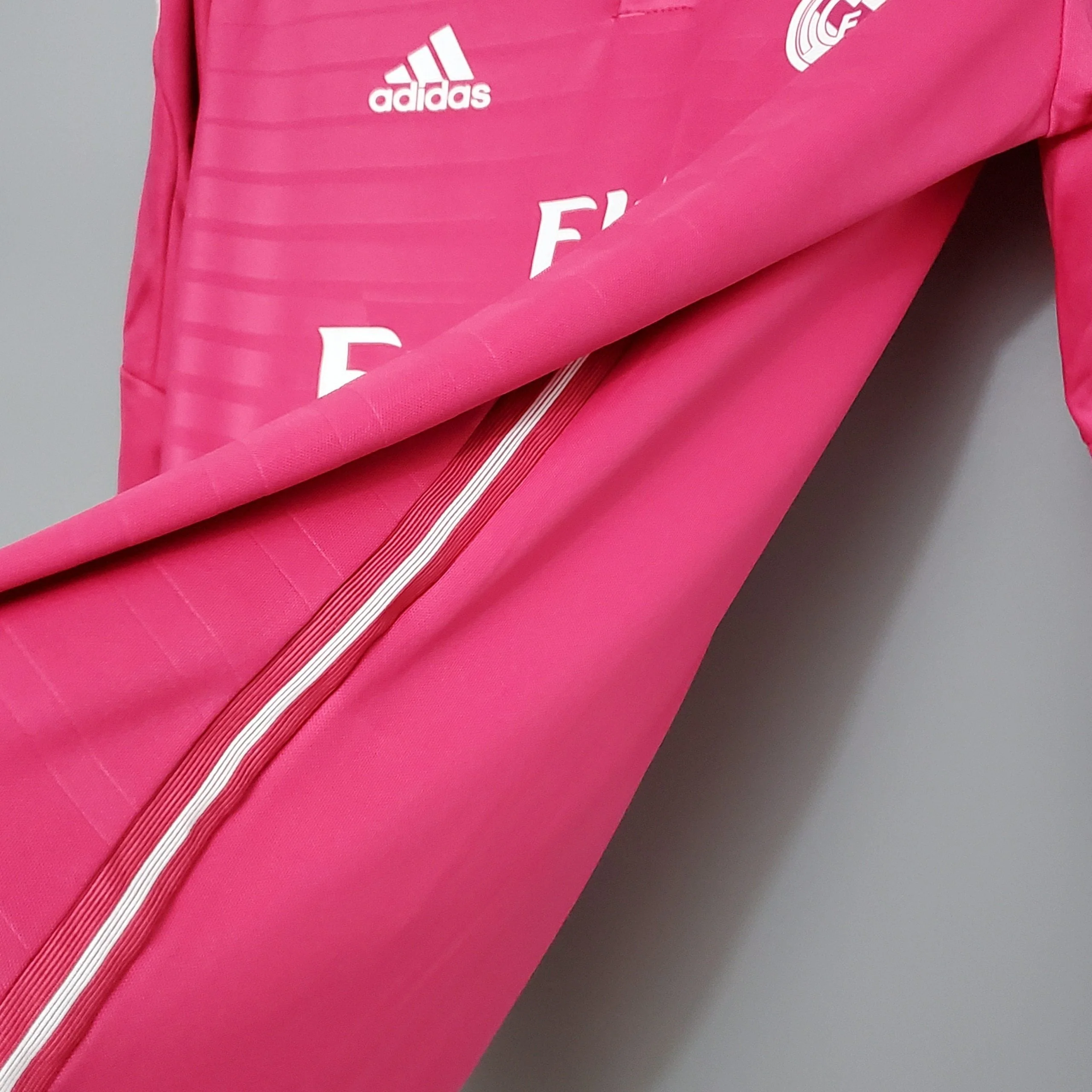 2014/2015 Real Madrid pink long sleeve retro jersey - Image 3