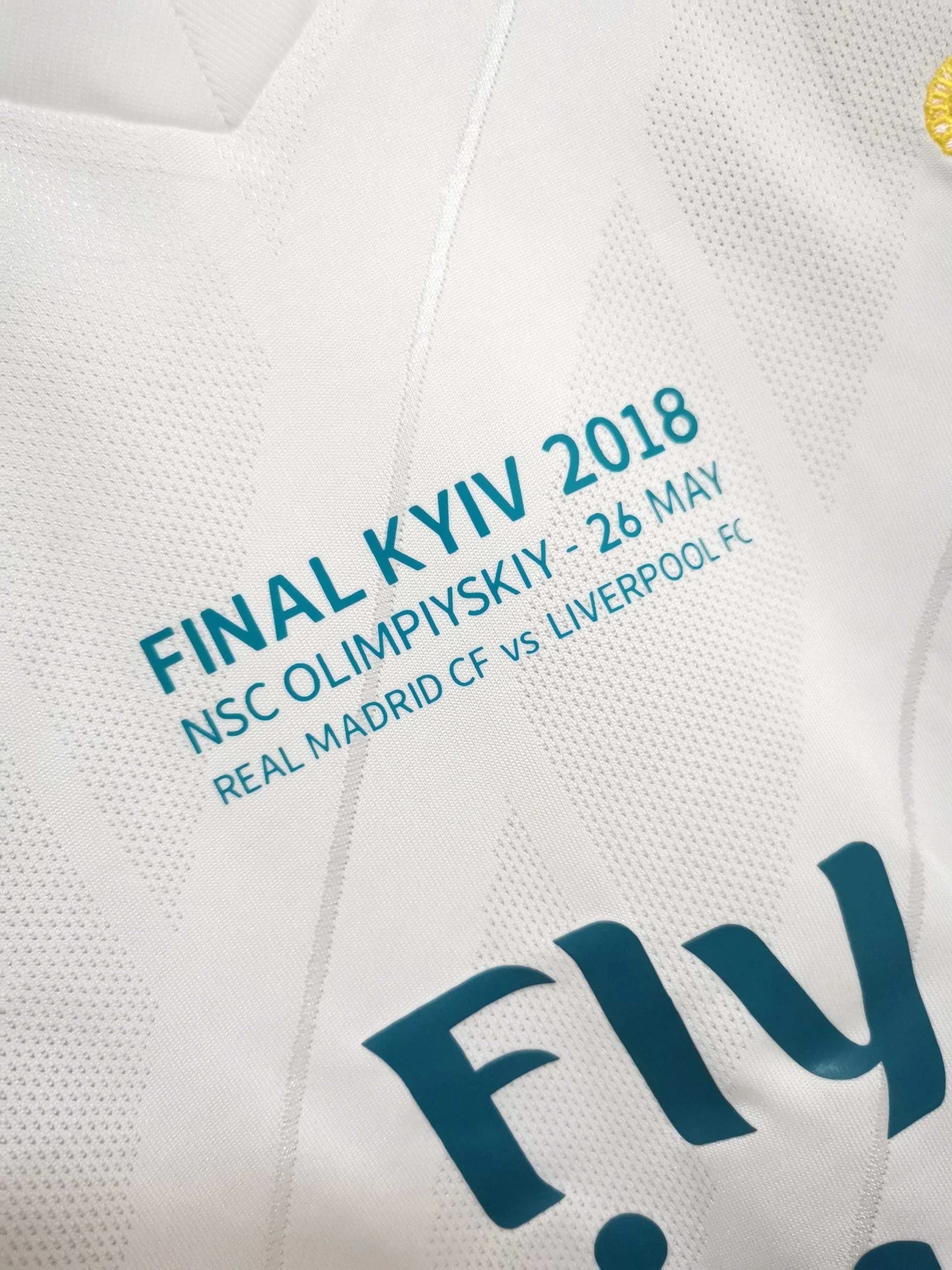 2017/2018 Real Madrid retro jersey - Image 5