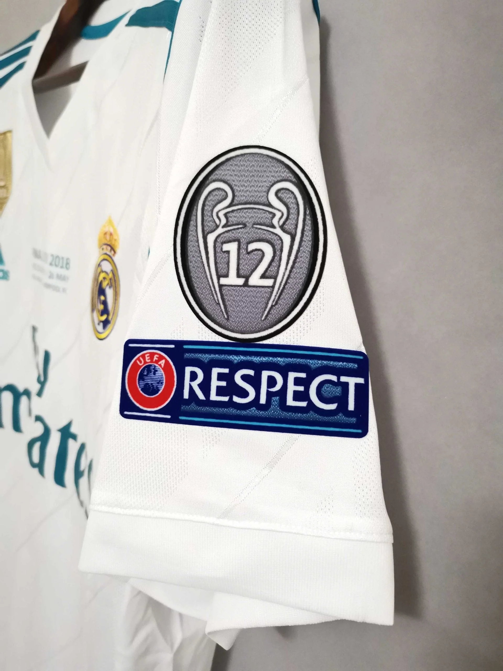 2017/2018 Real Madrid retro jersey - Image 6