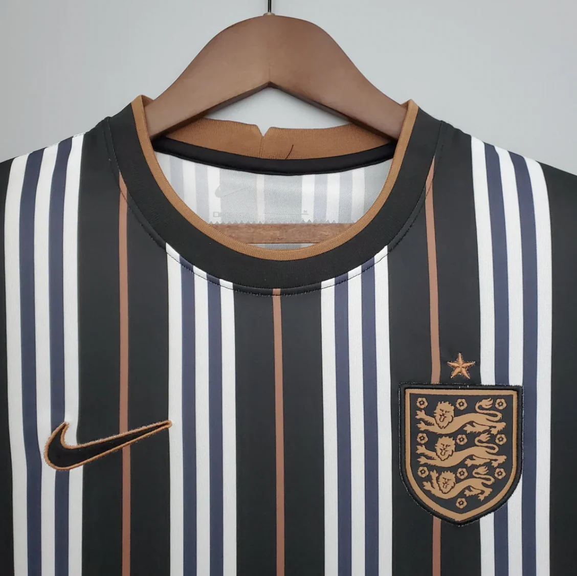2024/25 England x Burberry special Edition - Image 2