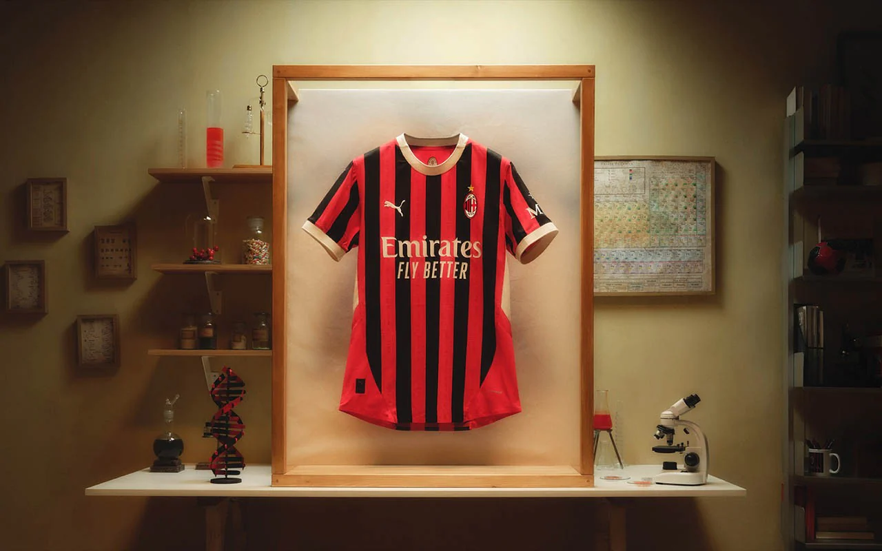 AC Milan Home player version jersey 2024/25 - Image 12