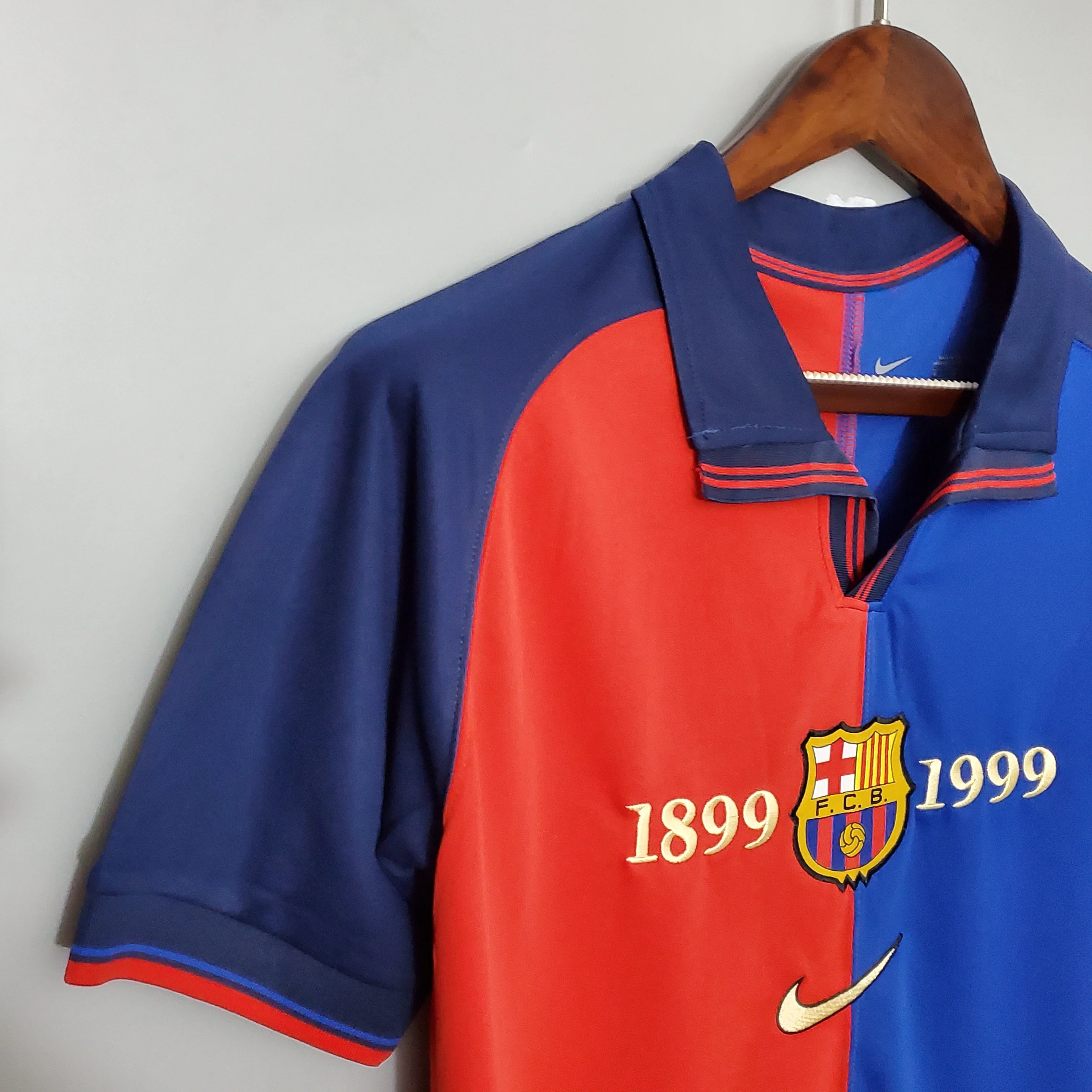 Barcelona 100th Anniversary retro kit - Image 4