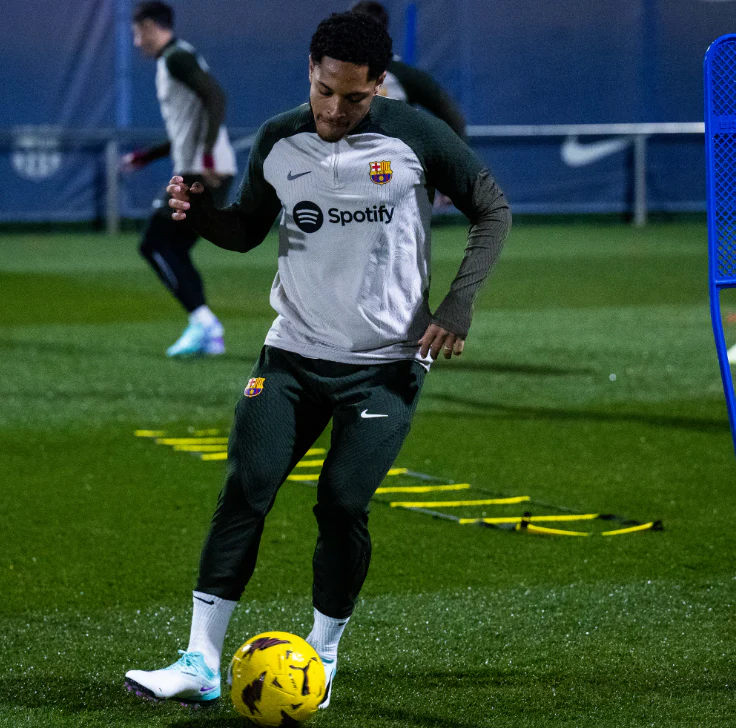Barcelona 23-24 official Tracksuit - Image 9