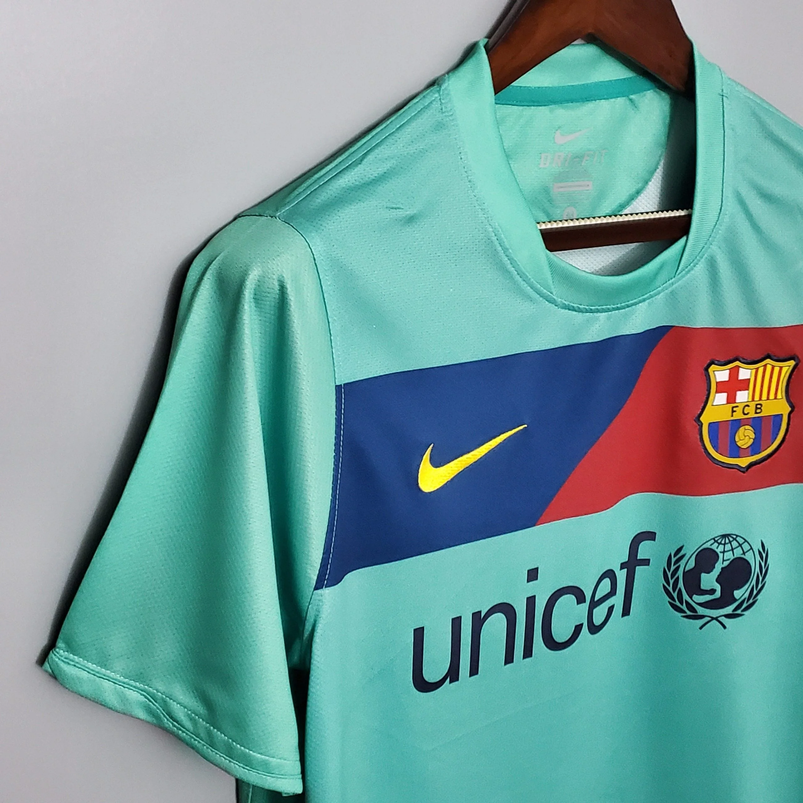 BARCELONA AWAY RETRO 2010 / 2011 - Image 3