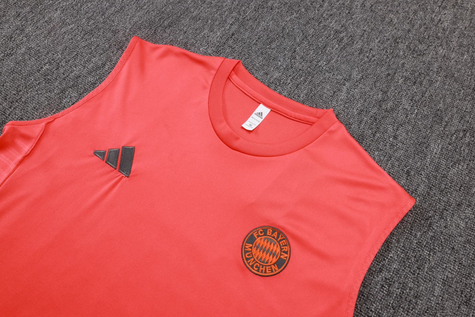 Bayern Munich 2025/2026 Sleeveless Summer Training Set - Image 3