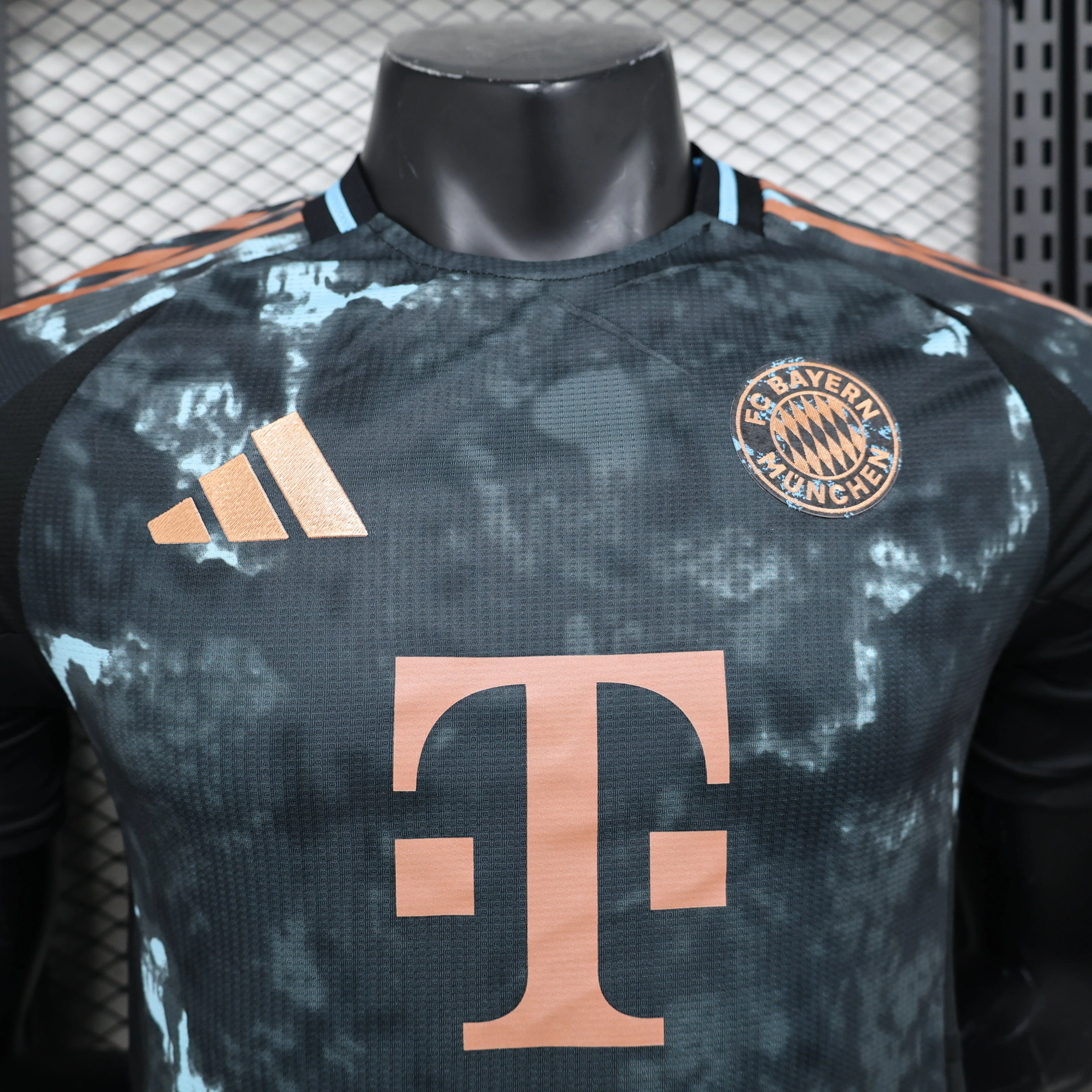 Bayern Munich Away 2024/25 - Image 4