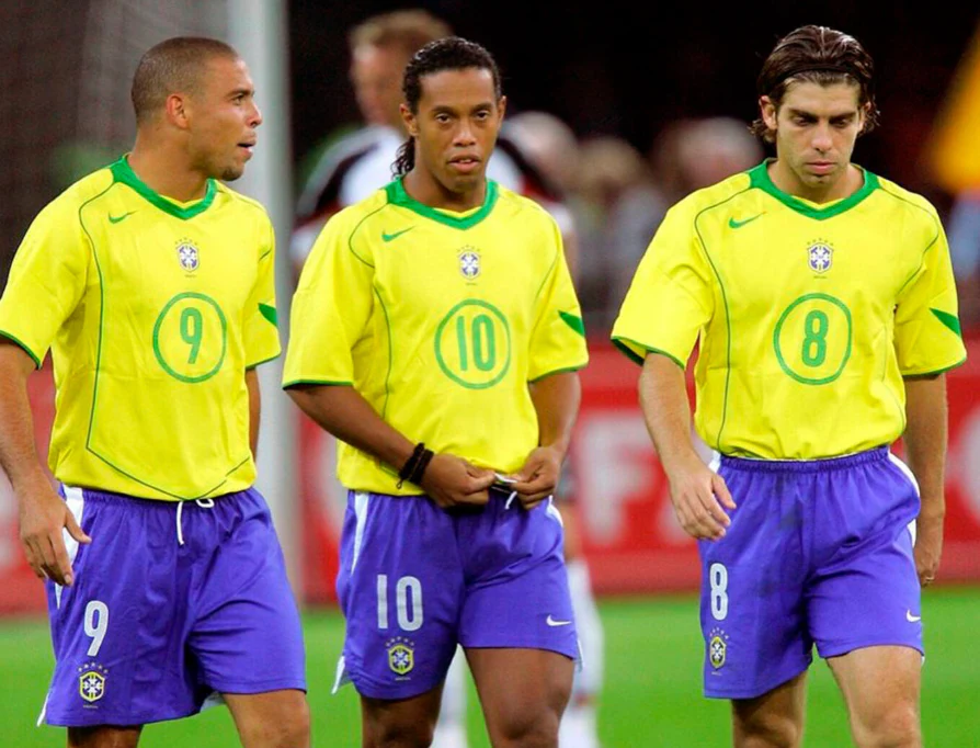 Brazil 2004 retro jersey - Image 13