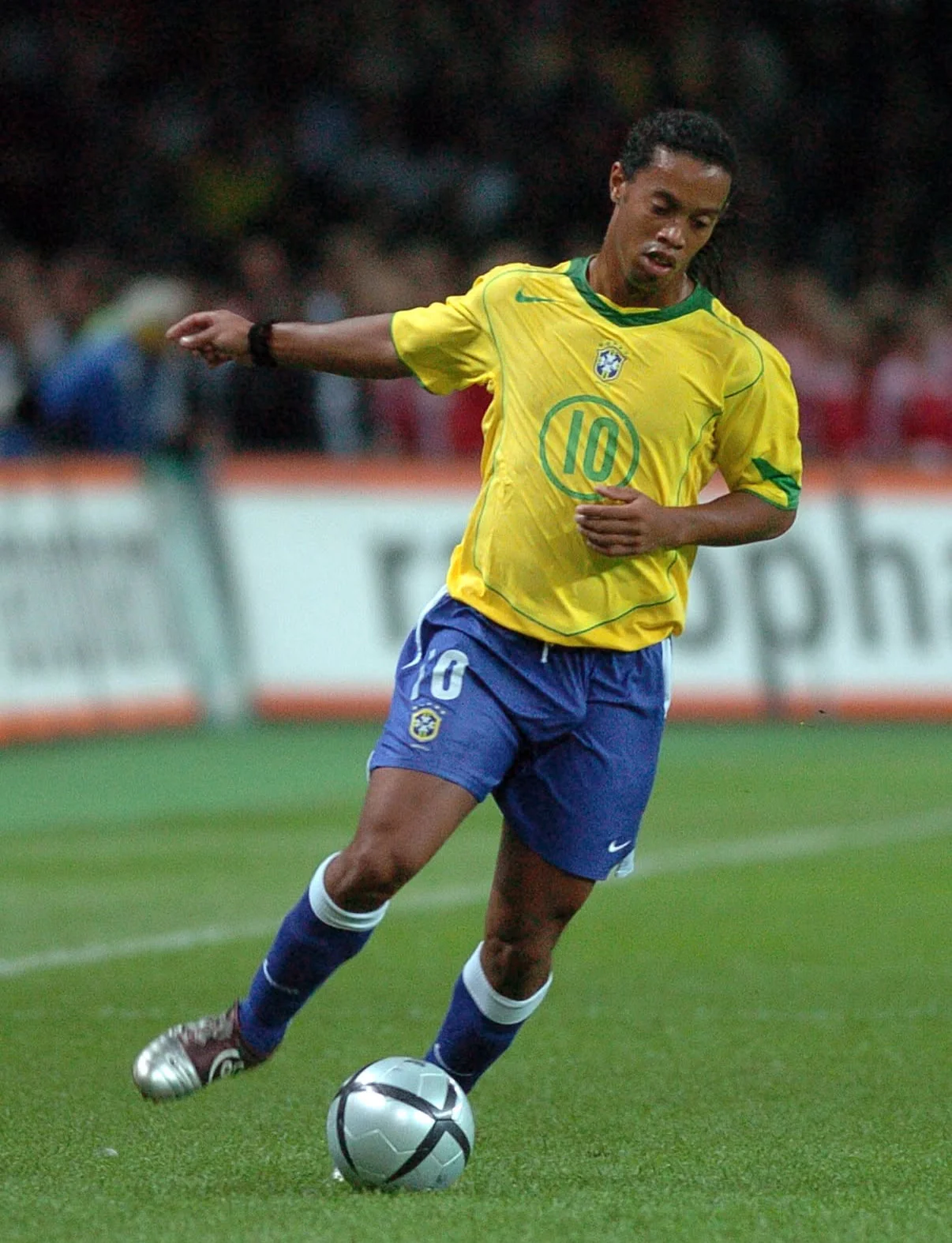 Brazil 2004 retro jersey - Image 9