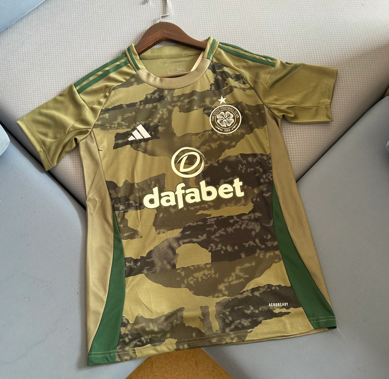 Celtic2024–2025 Third Kit Camo - Image 3