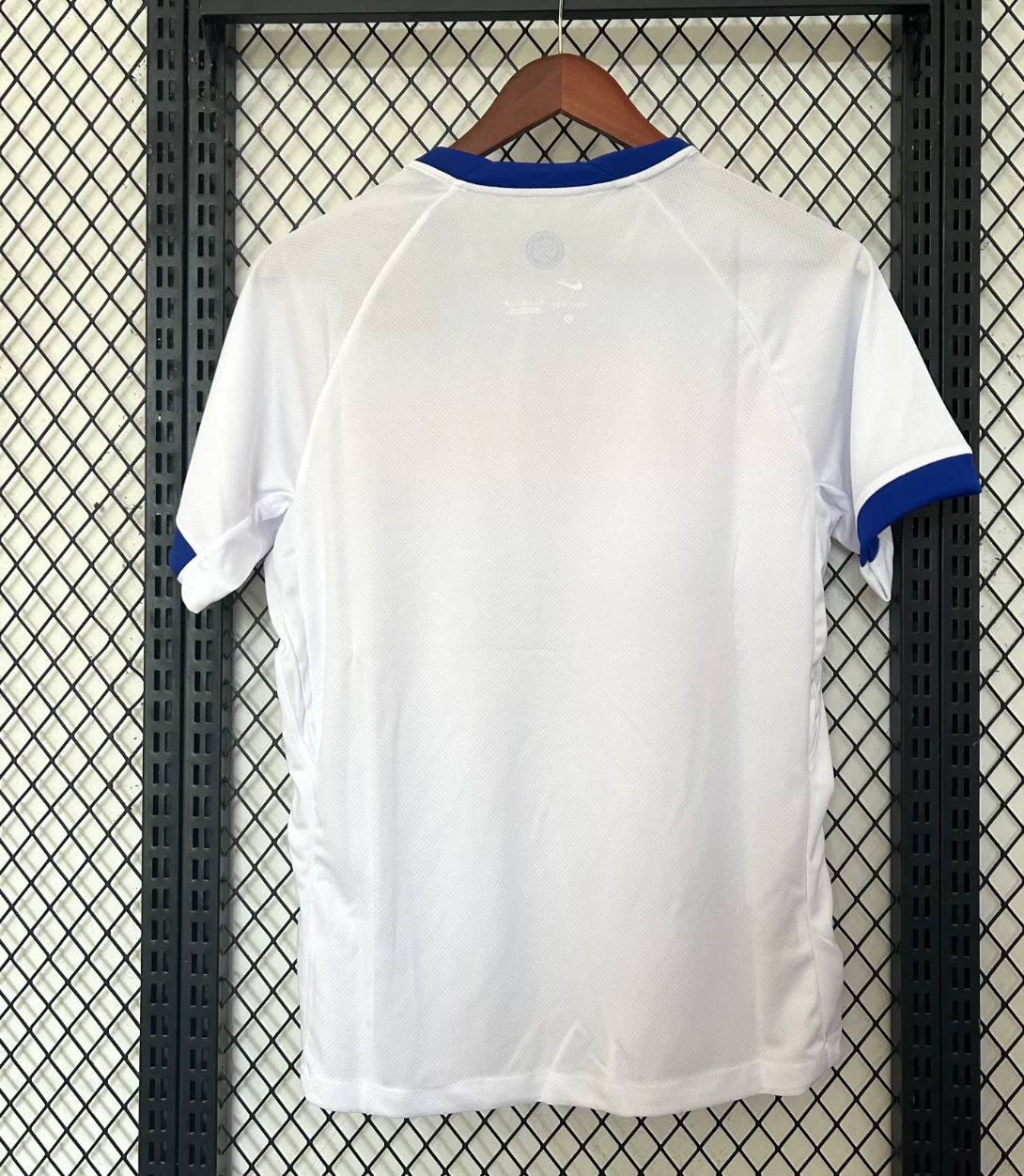 England 2025-2026 Home Kit - Image 3