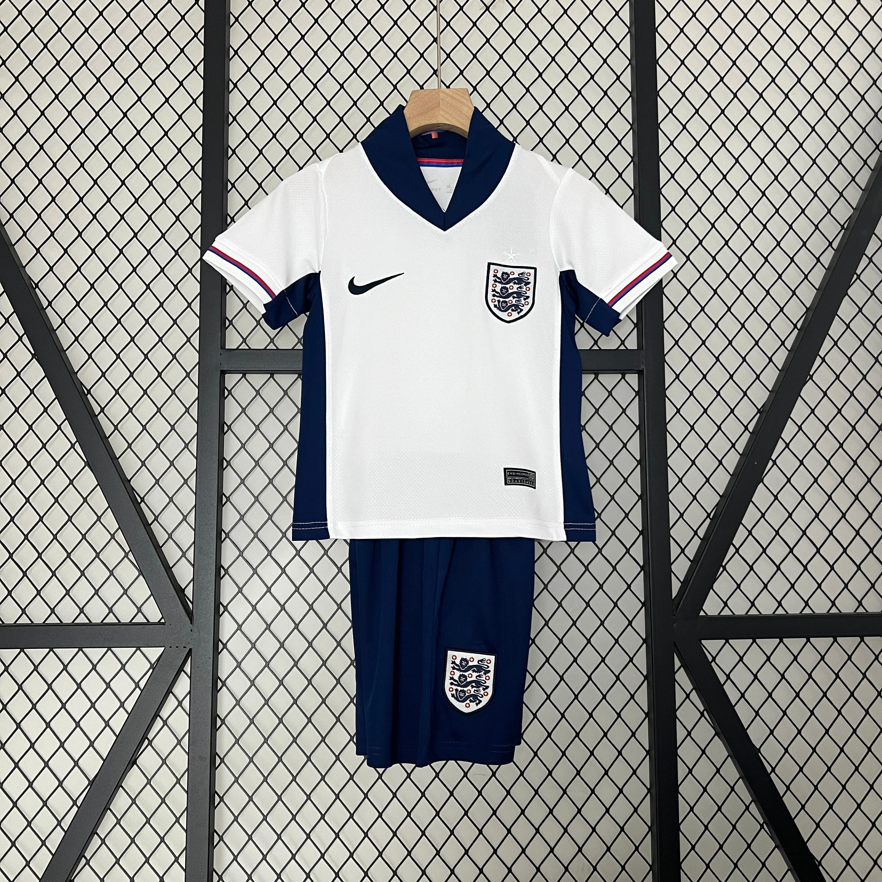 England 24/25 Kids Jersey - Image 2