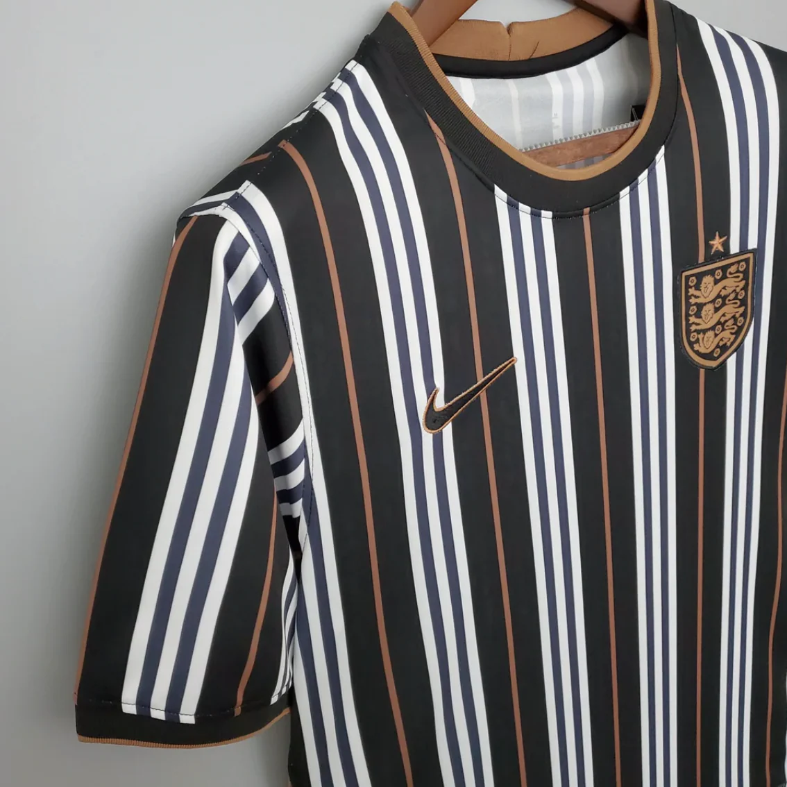 England Burberry 2025 Special Edition Football Jersey - Image 3