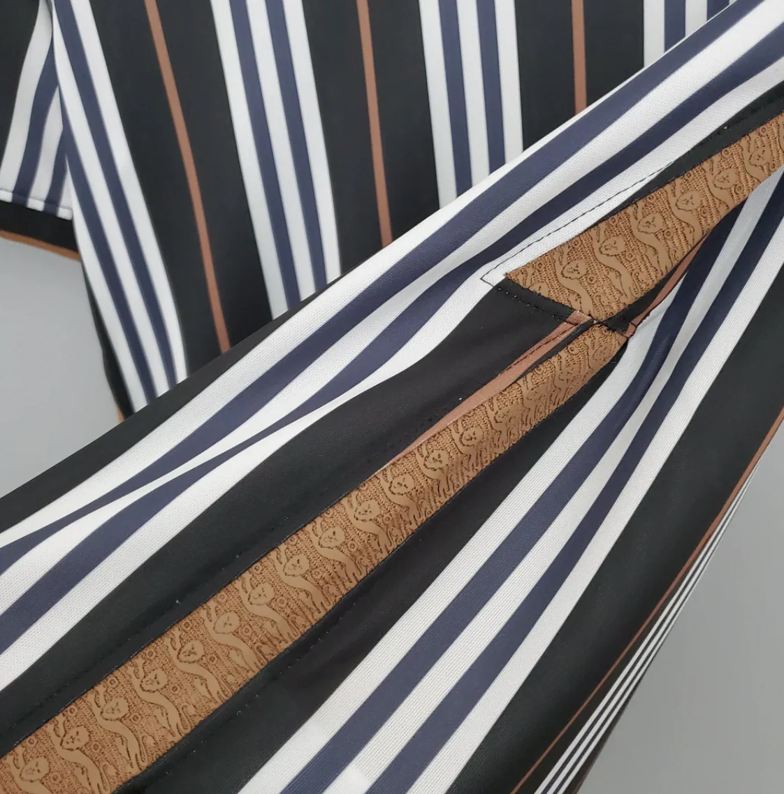 England Burberry 2025 Special Edition Football Jersey - Image 5