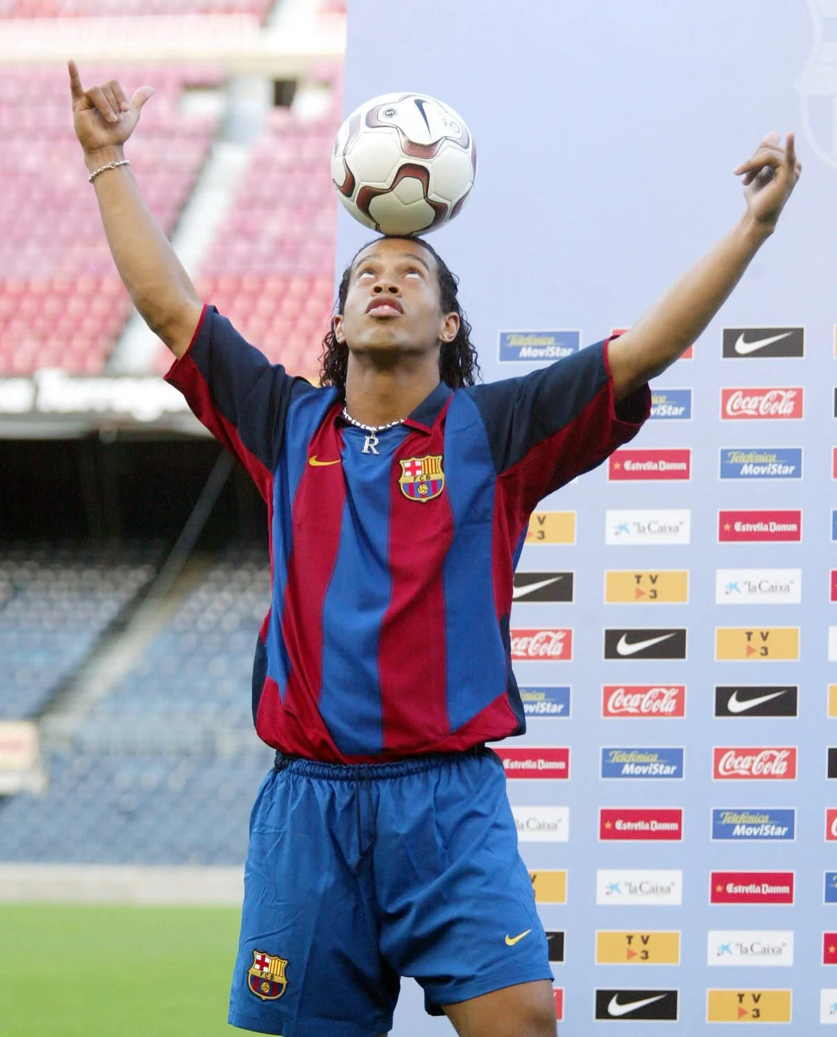FC Barcelona 2003-2004 Retro Jersey - Image 3
