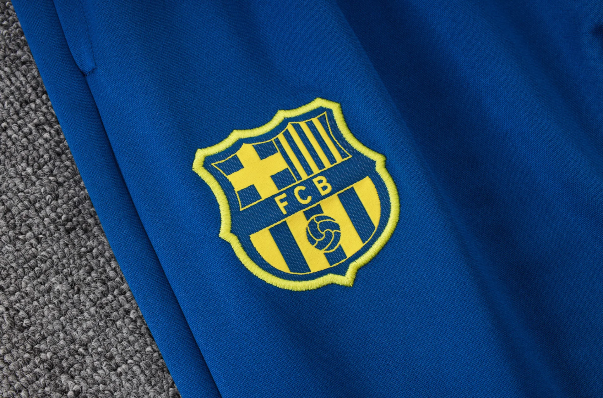 FC Barcelona 2027 Tracksuit (El Clásico Edition) - Image 6