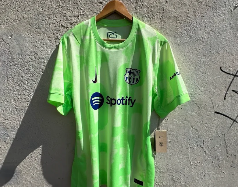 Fc Barcelona Third Kit 2024 / 2025 - Image 4