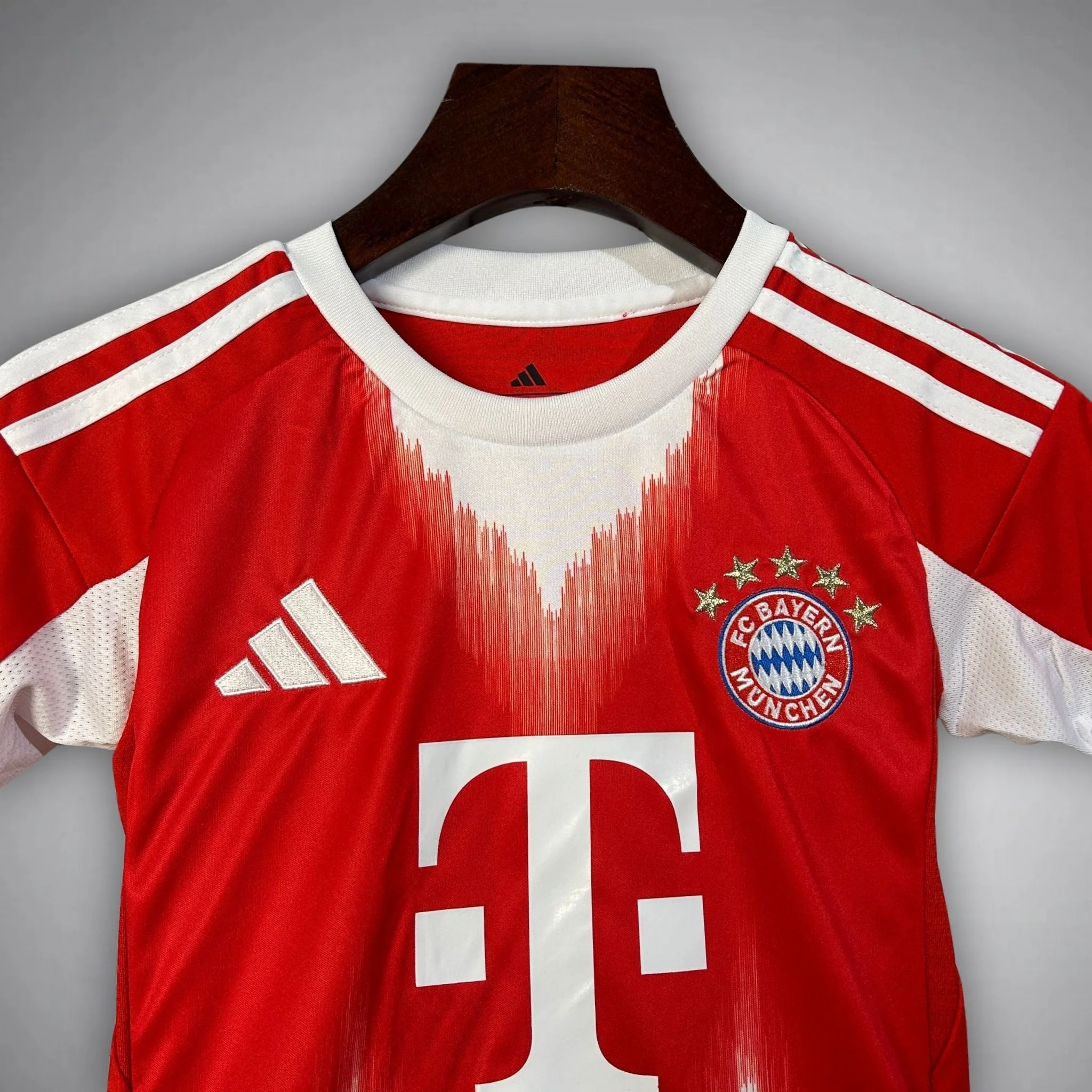 FC BAYERN MUNICH KIDS JERSEY 2025/2026 - Image 2