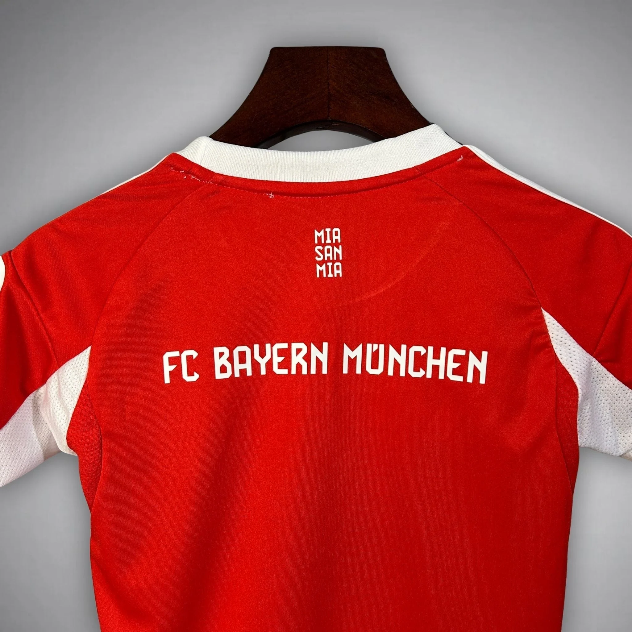FC BAYERN MUNICH KIDS JERSEY 2025/2026 - Image 6