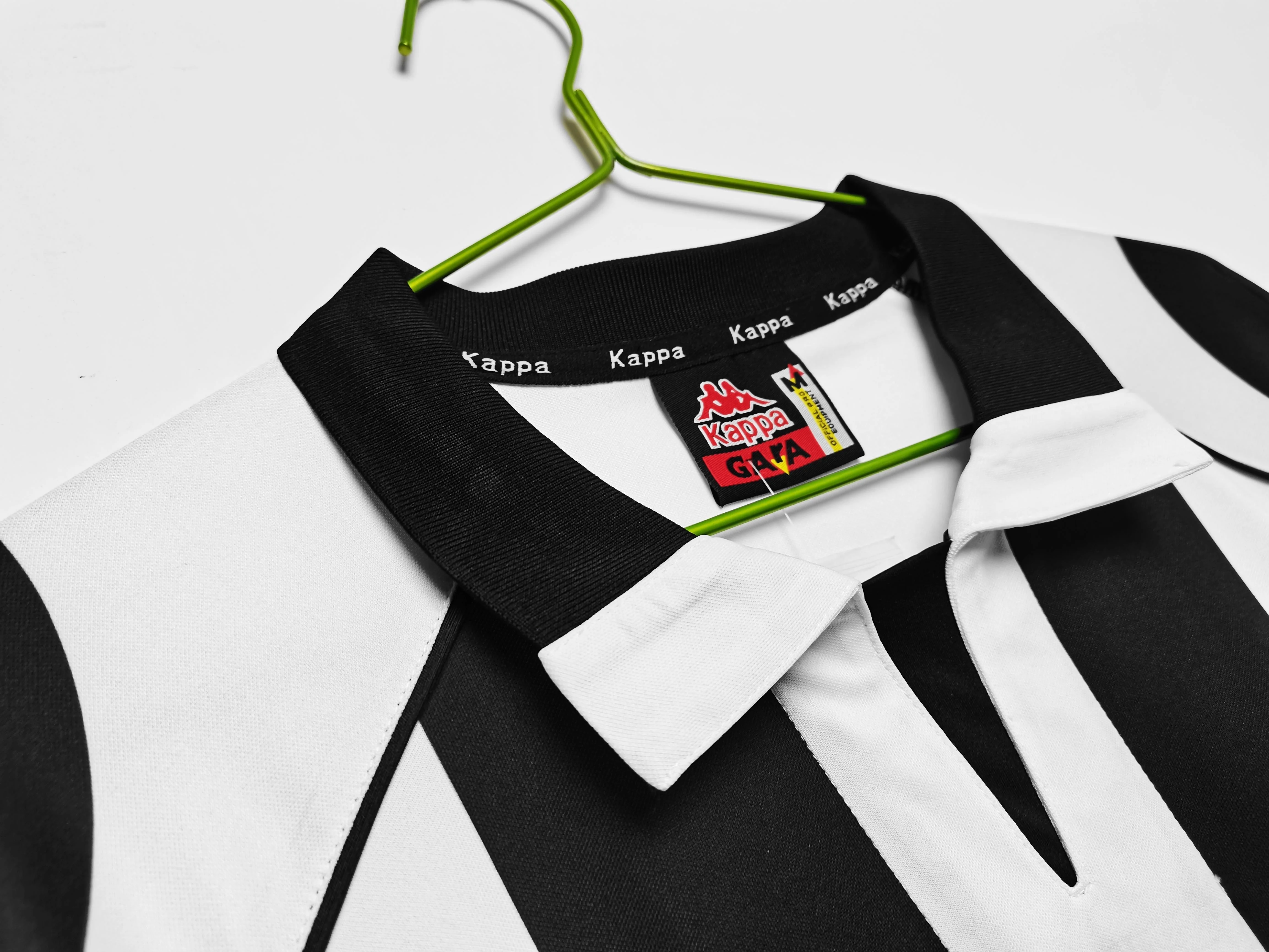 Juventus 1997-1998 Long Sleeve Home Kit - Image 6