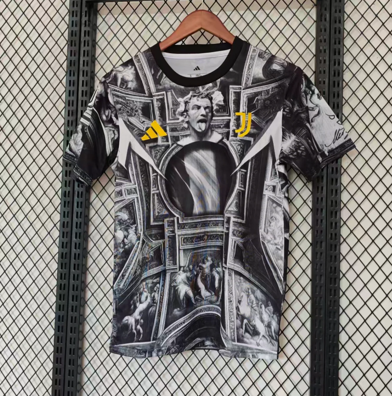 Juventus 2026 pre-match jersey - Image 3