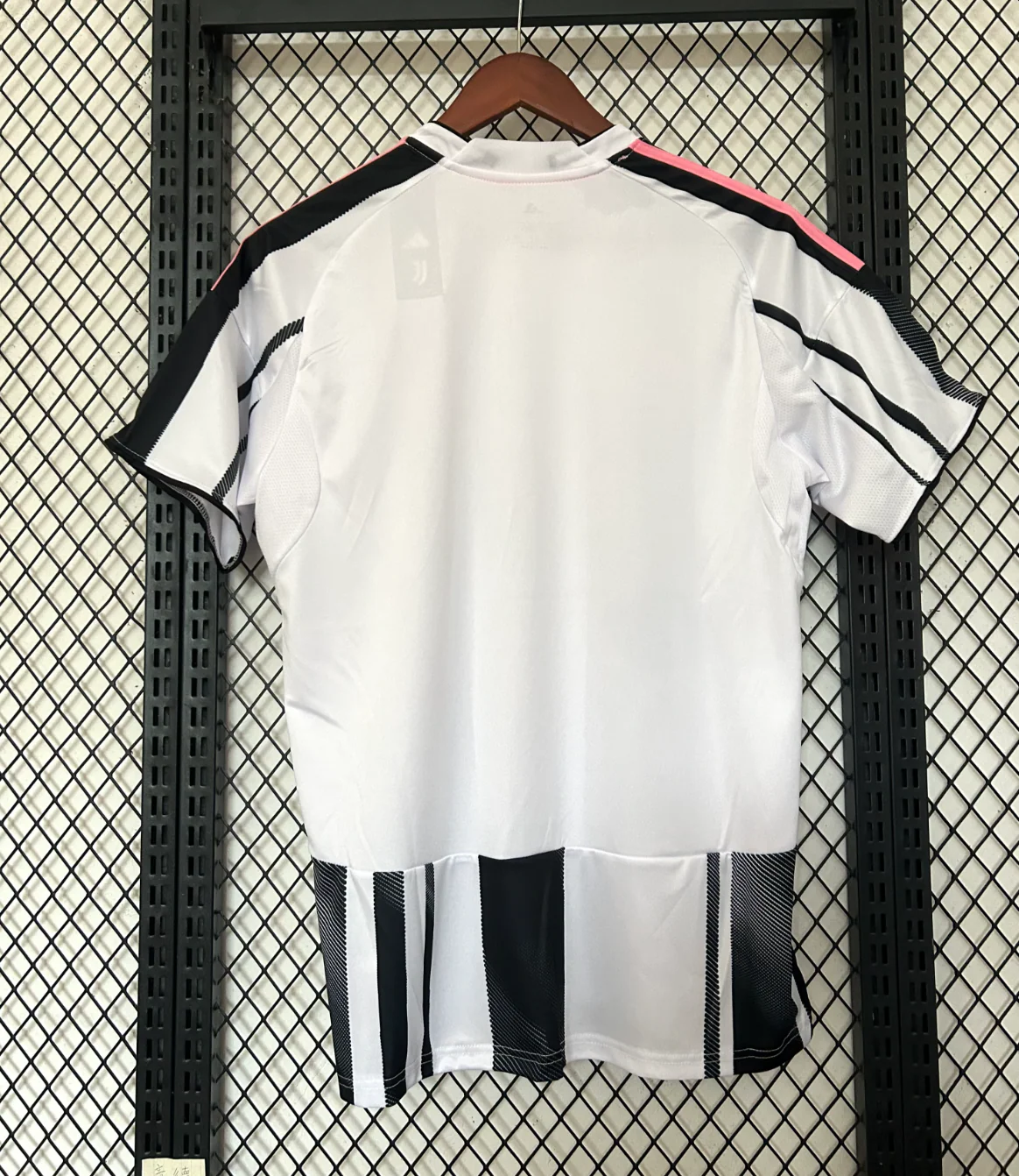 Juventus 25/26 home kit - Image 6