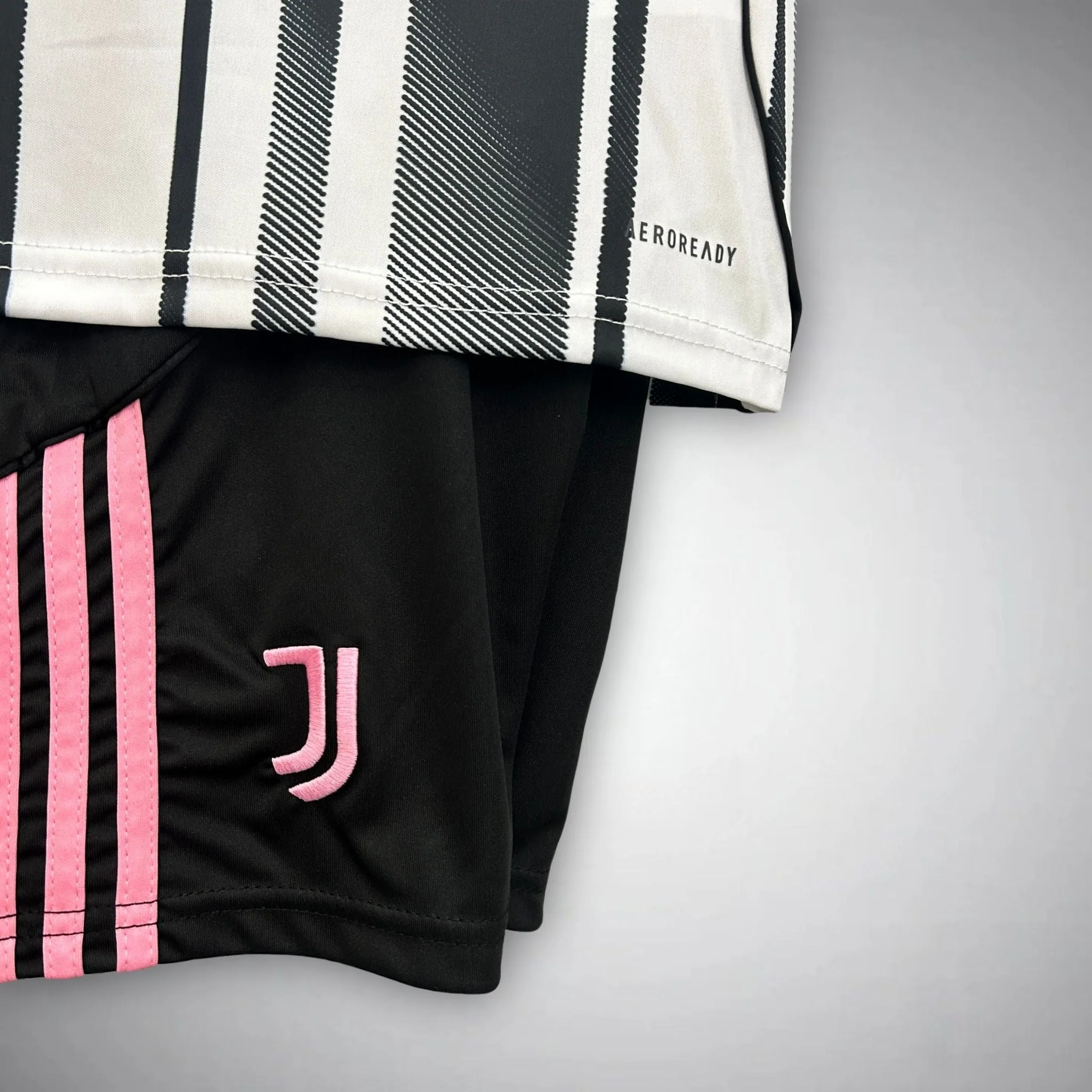 JUVENTUS KIDS JERSEY 2025/2026 - Image 6