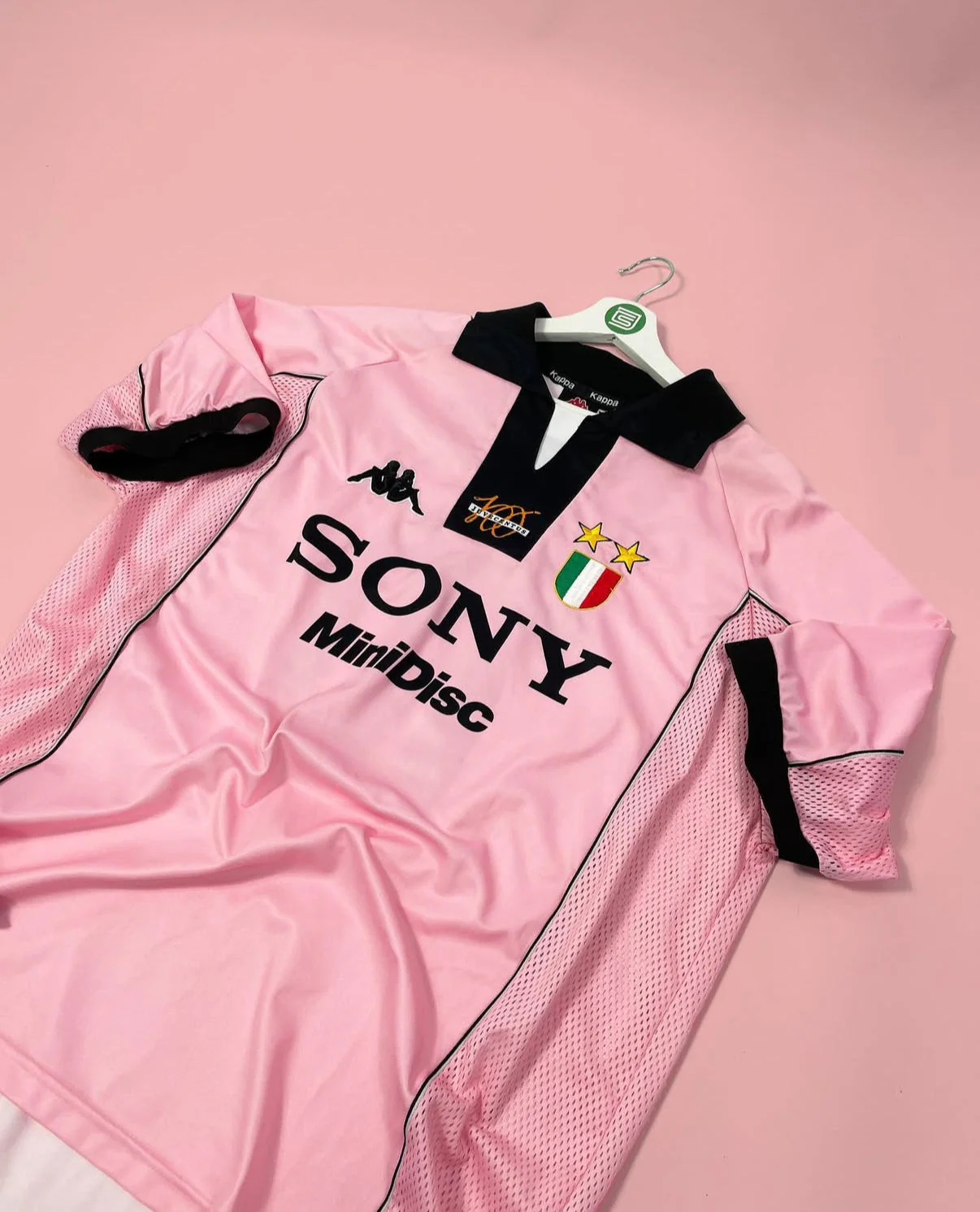 Juventus Retro Away Pink Jersey 1997-1998 - Image 12