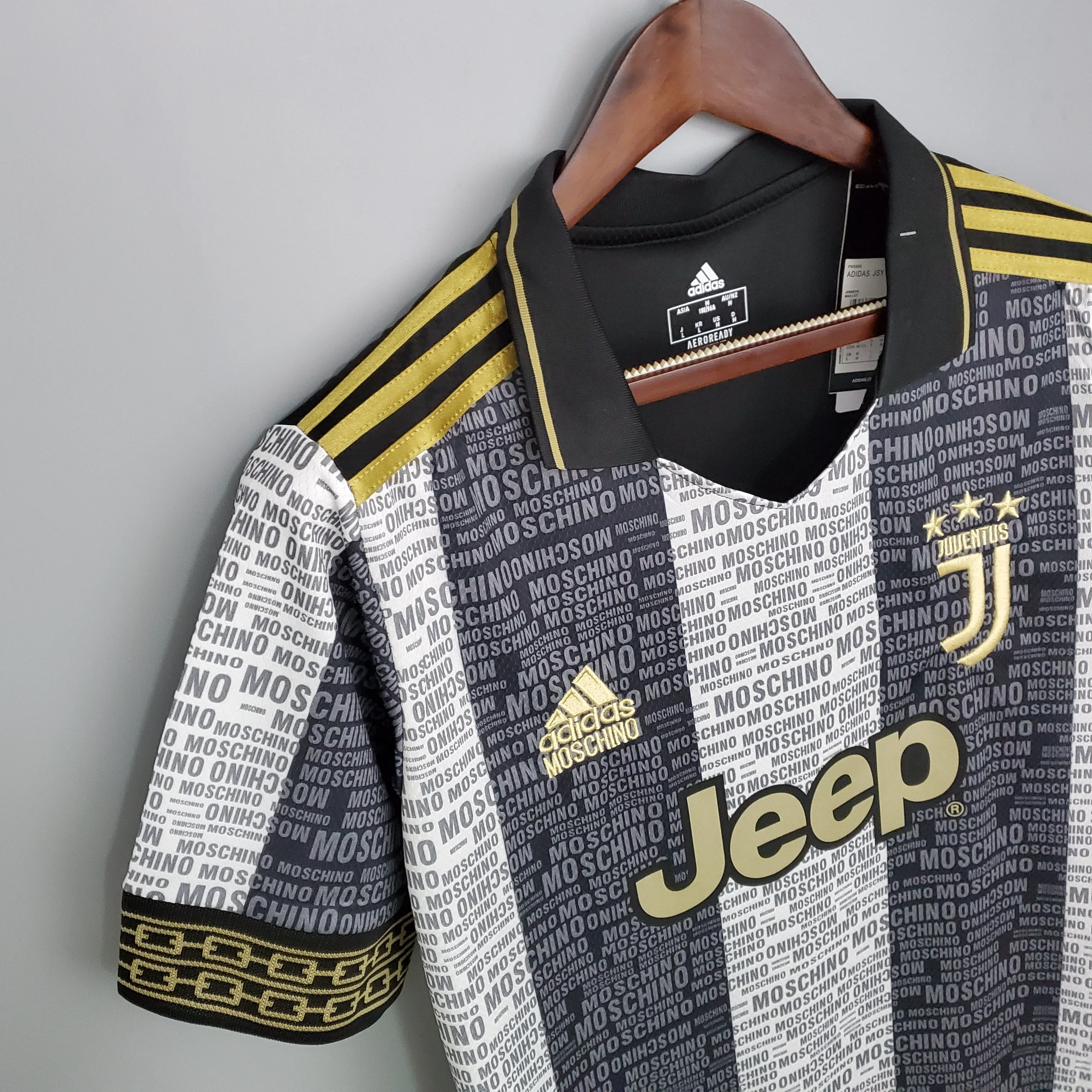 Juventus X Moschino Special Design 21/22 - Image 2