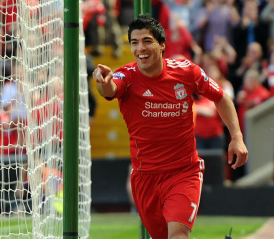 Liverpool 2010/2011 Retro Jersey - Image 9