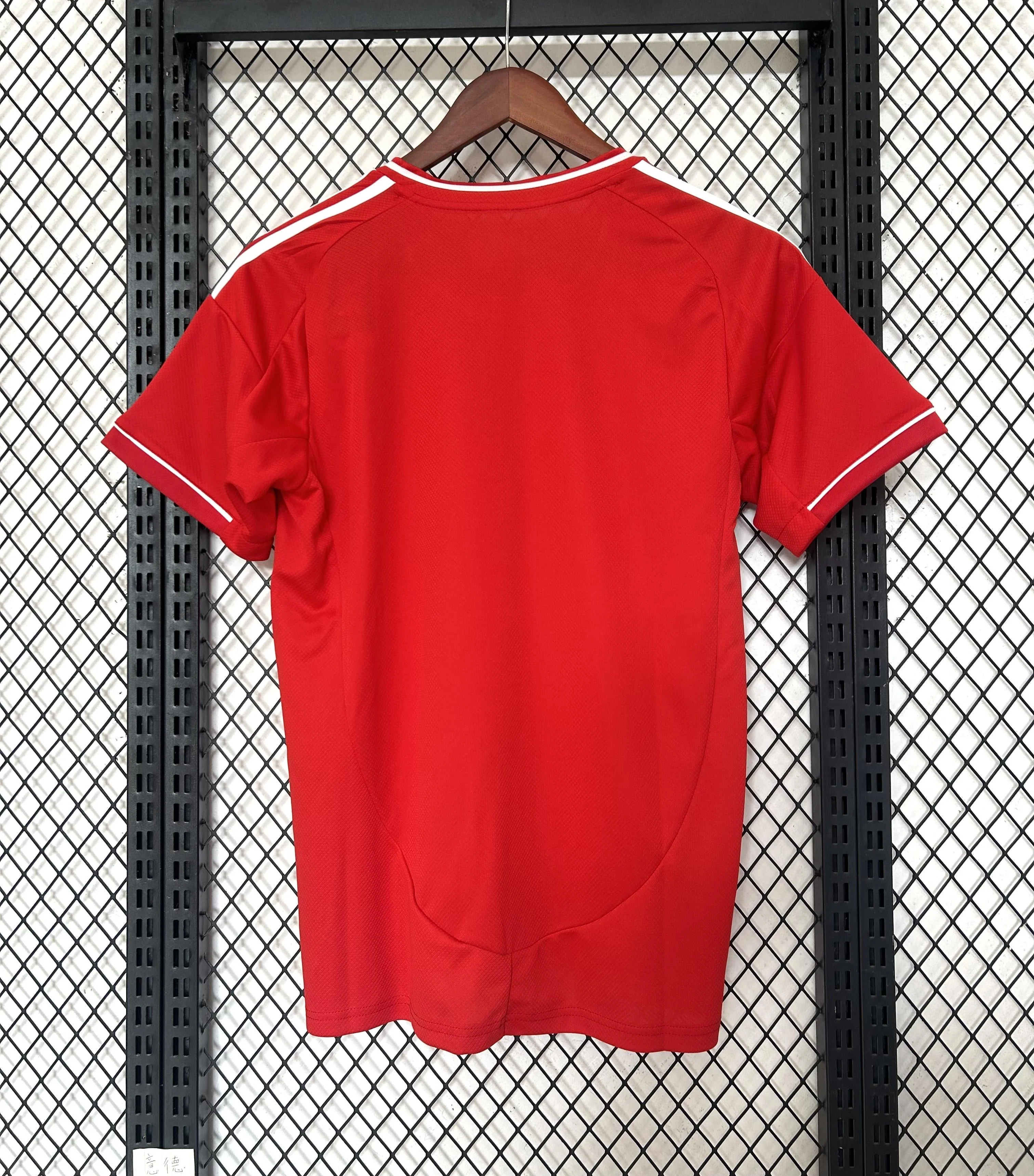 Liverpool 2025-2026 Home Kit - Image 2