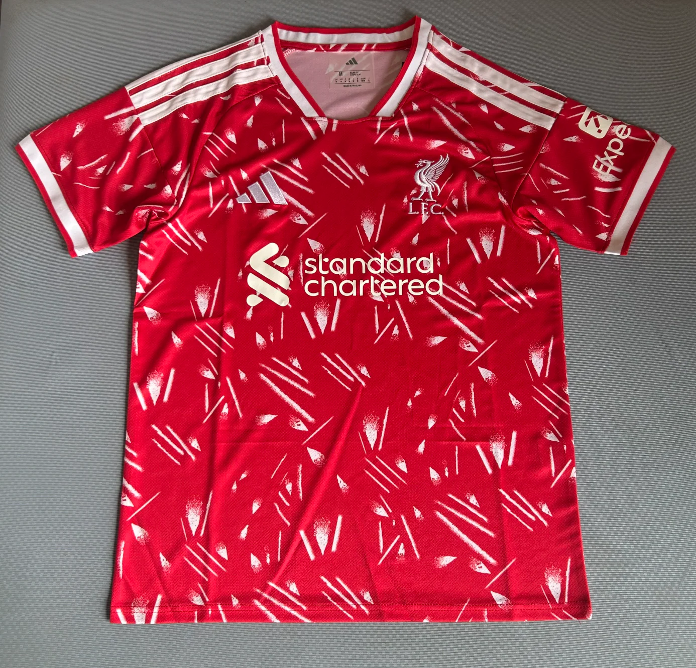 Liverpool 2026/2027 home jersey - Image 2