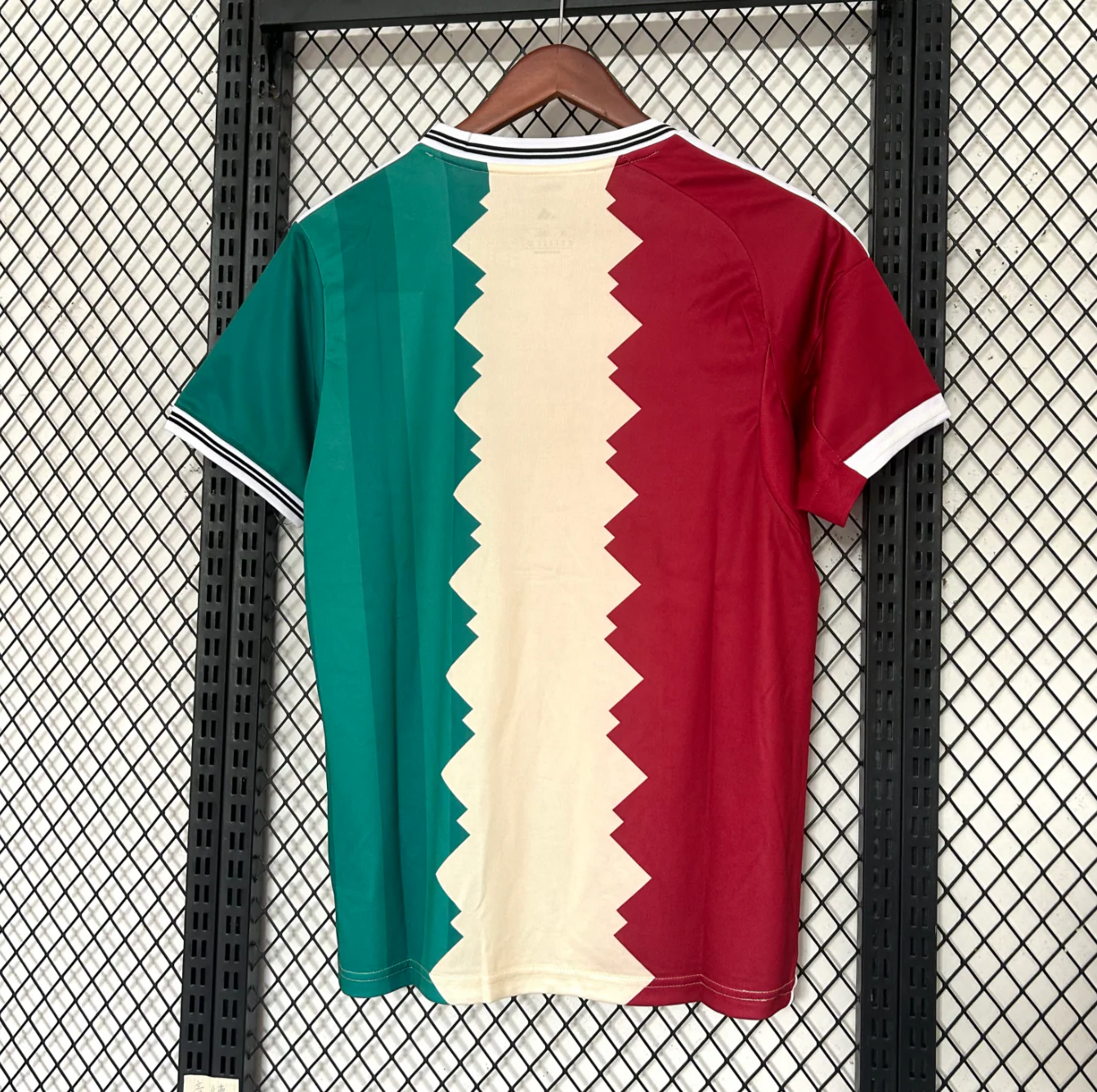 Liverpool Three-in-One Special Edition Jersey 2025/2026 - Image 4