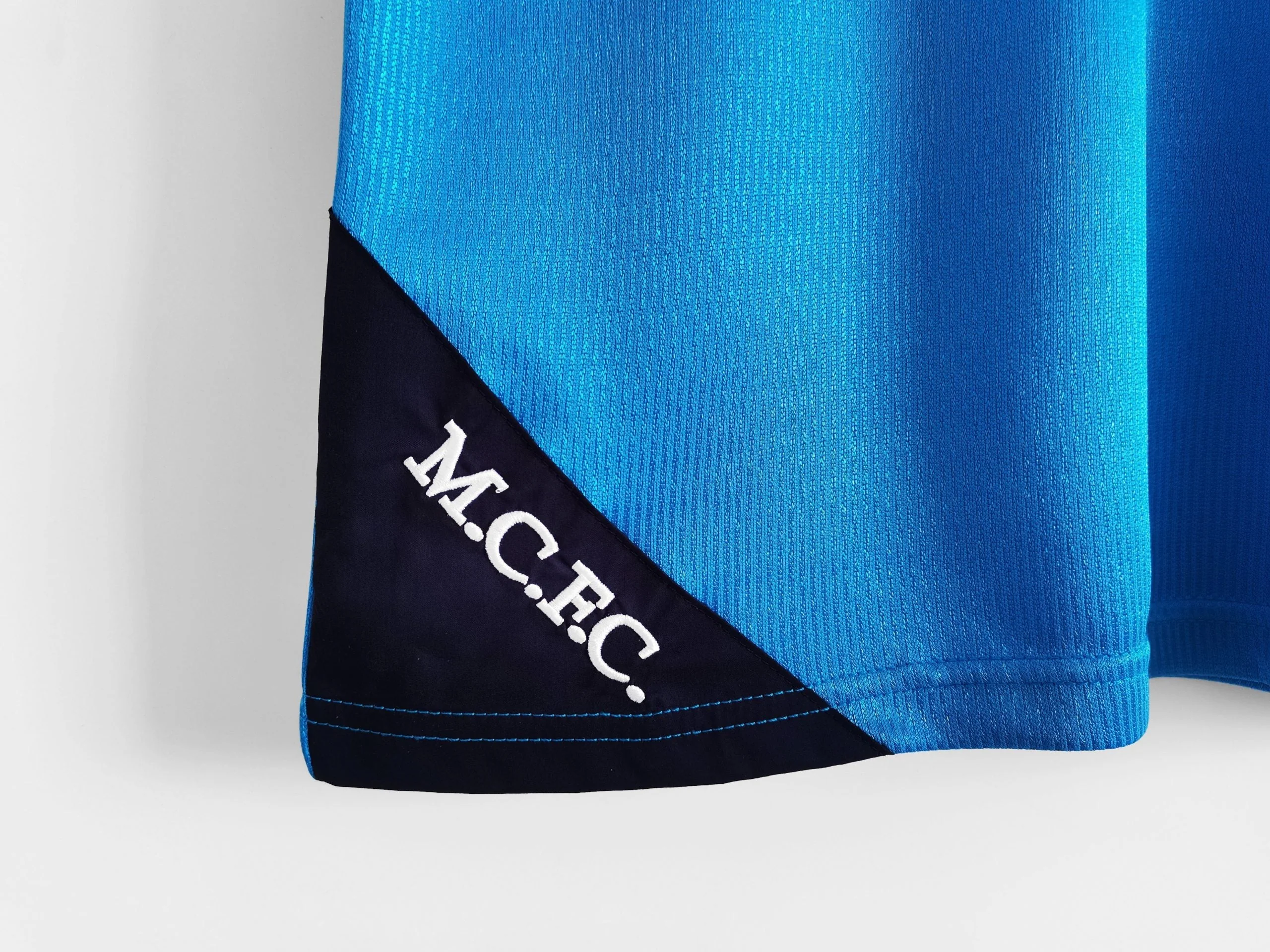 Manchester City 1999–2001 Retro Home Jersey - Image 8