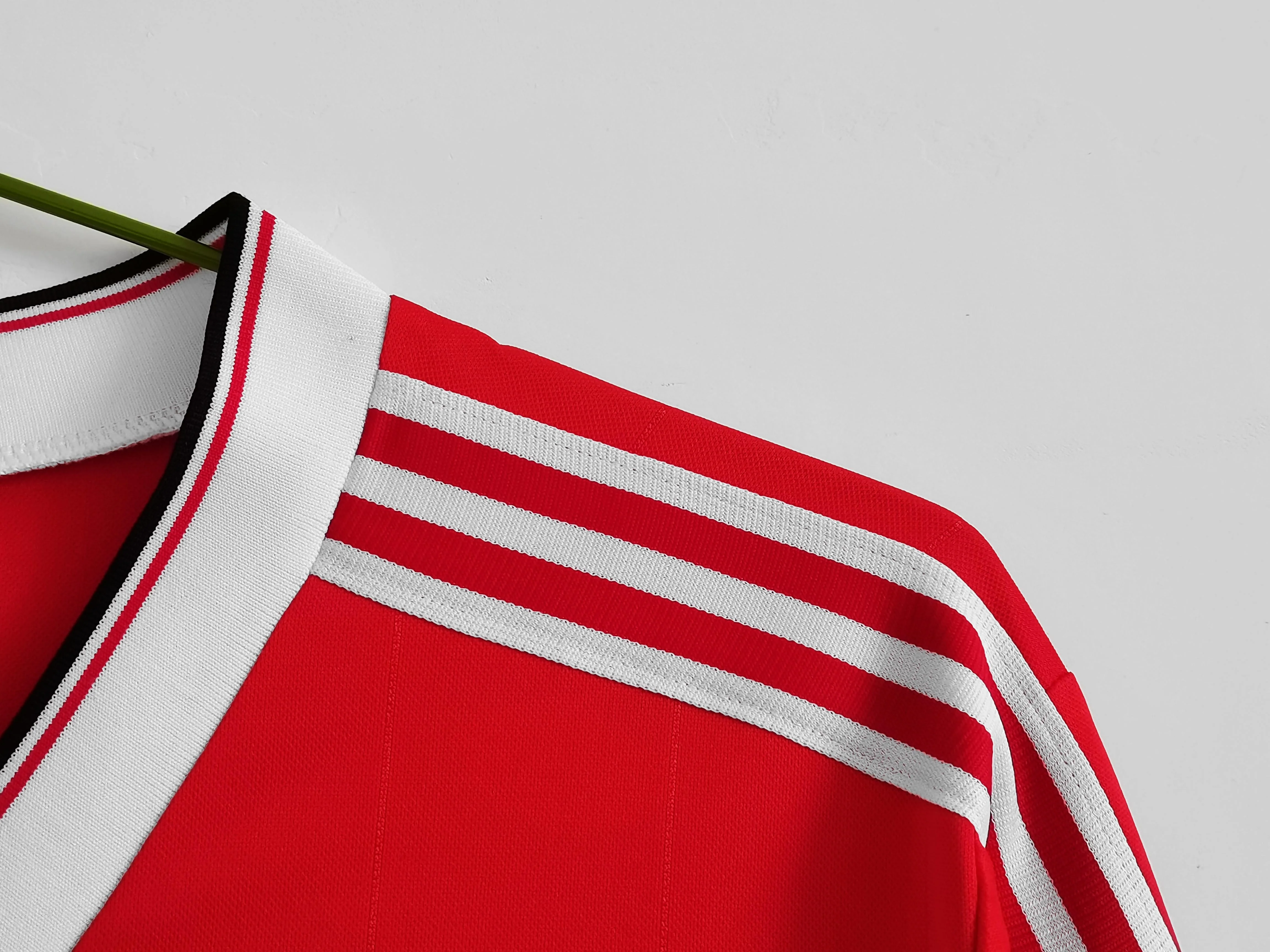 Manchester United 1986-1987 Long Sleeve Home Kit - Image 6