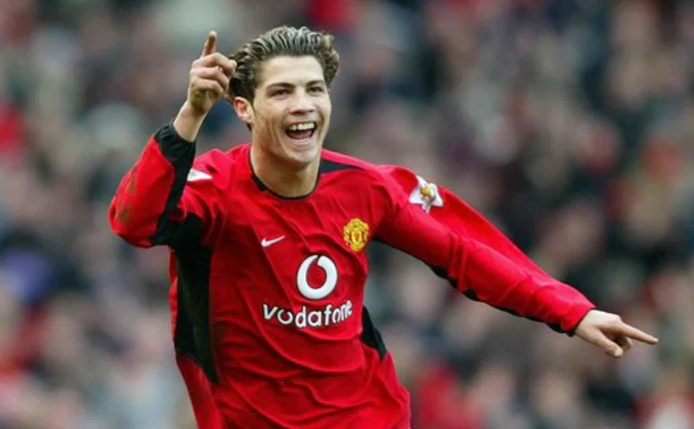 Manchester United 2003-2004 Long Sleeve Home Kit - Image 8
