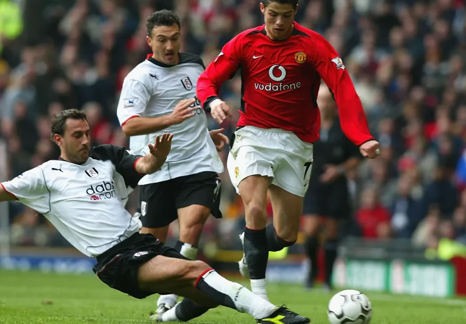 Manchester United 2003-2004 Long Sleeve Home Kit - Image 9