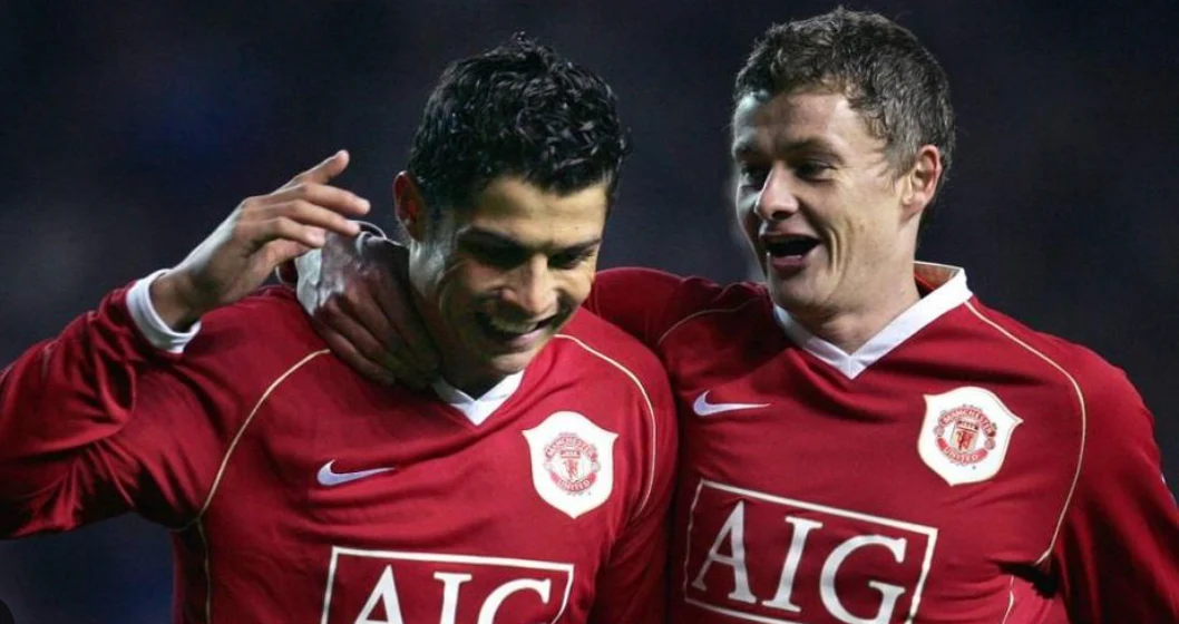 Manchester United 2006-2007 Long Sleeve Home Kit - Image 7