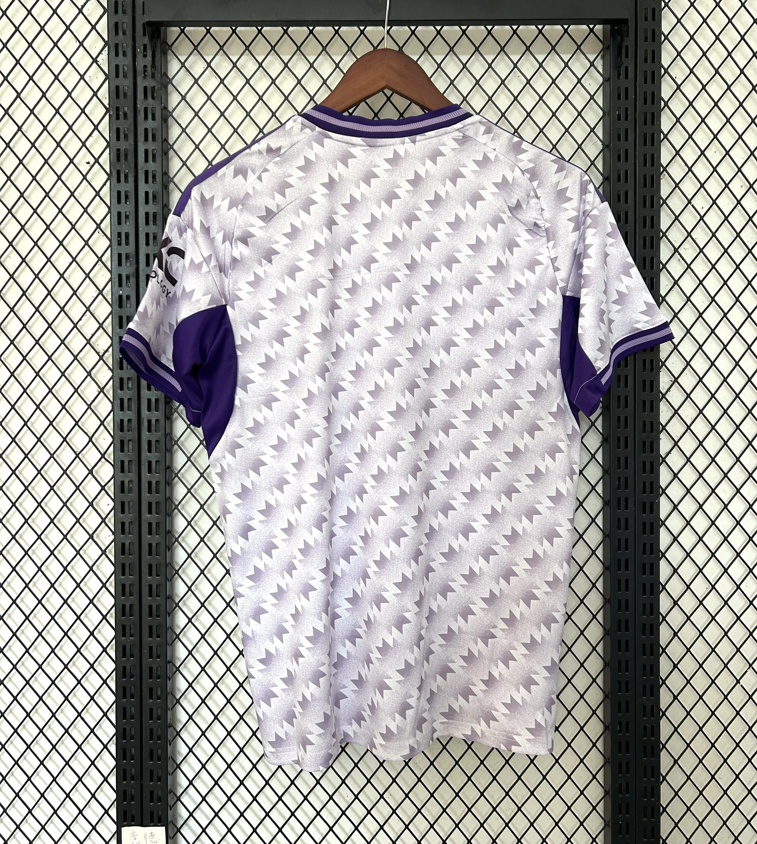 Manchester United 2025 / 2026 Away kit - Image 6
