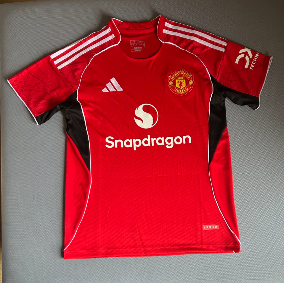 Manchester United 2025/2026 Home jersey - Image 4