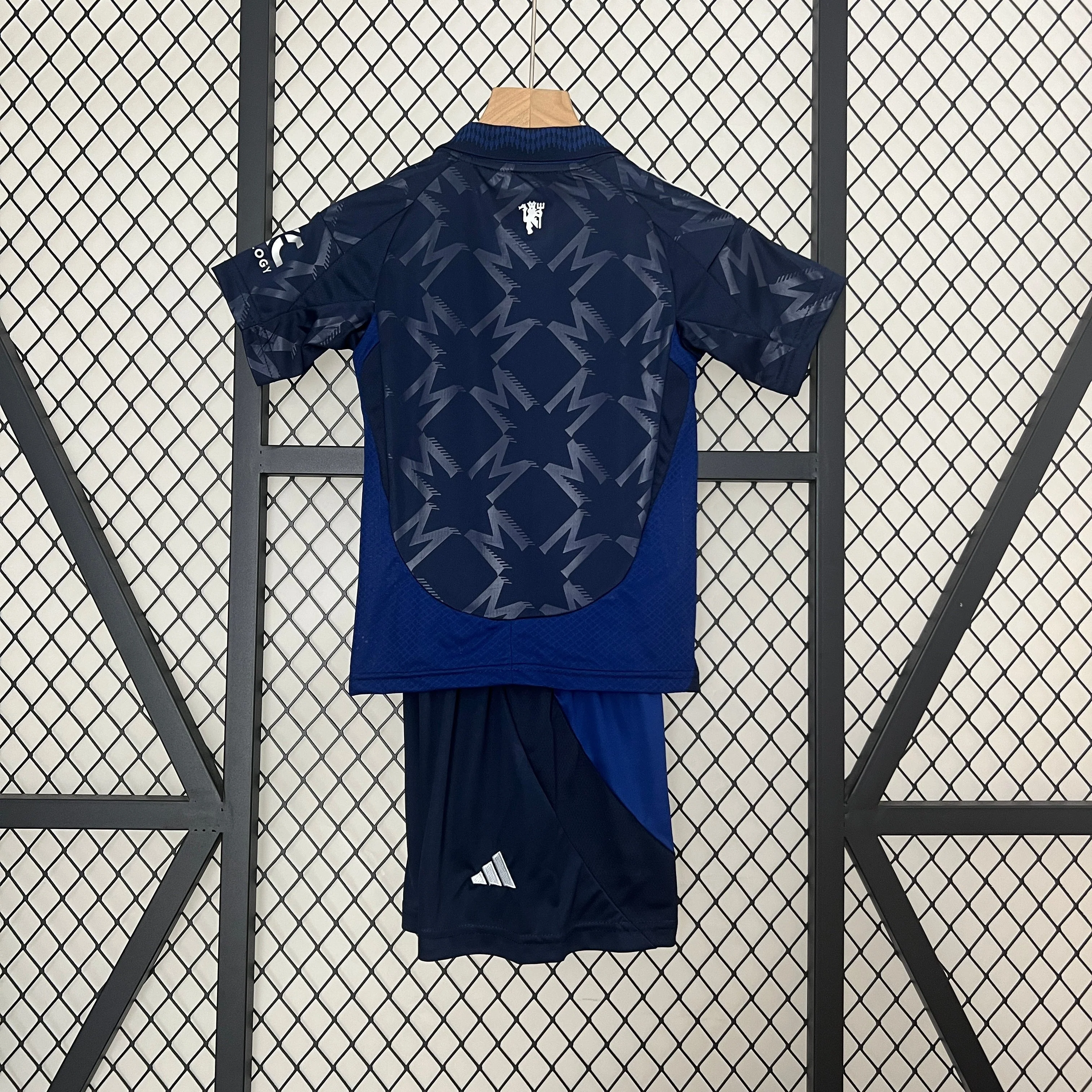 Manchester united 24-25 Kids football jersey - Image 2