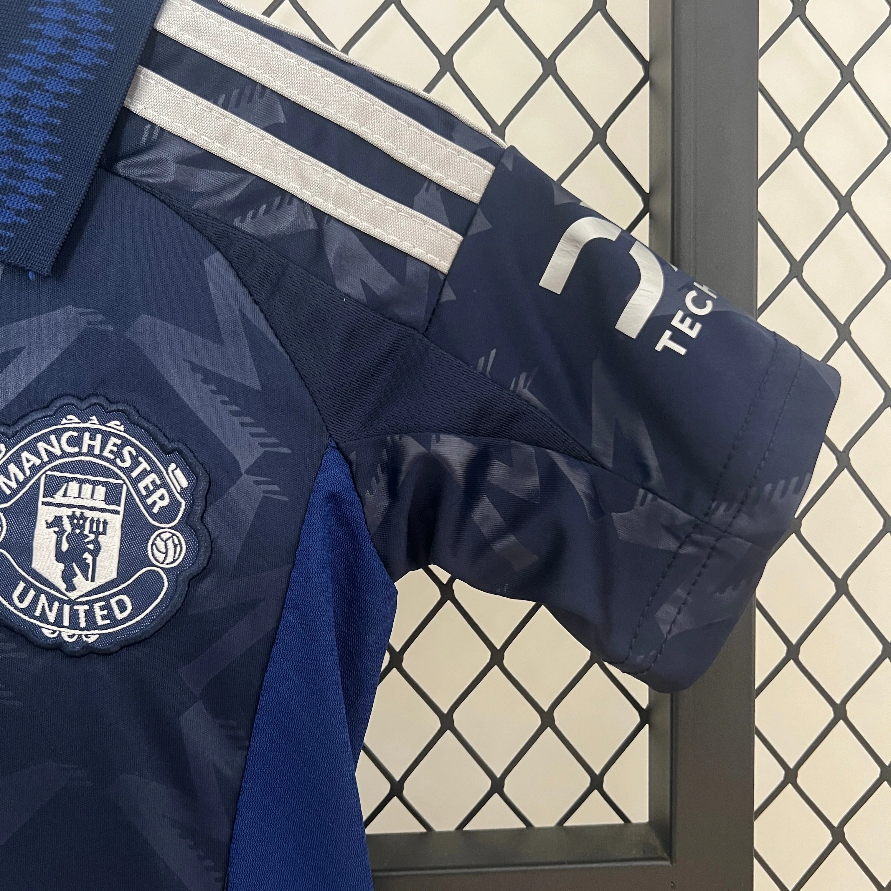 Manchester united 24-25 Kids football jersey - Image 7