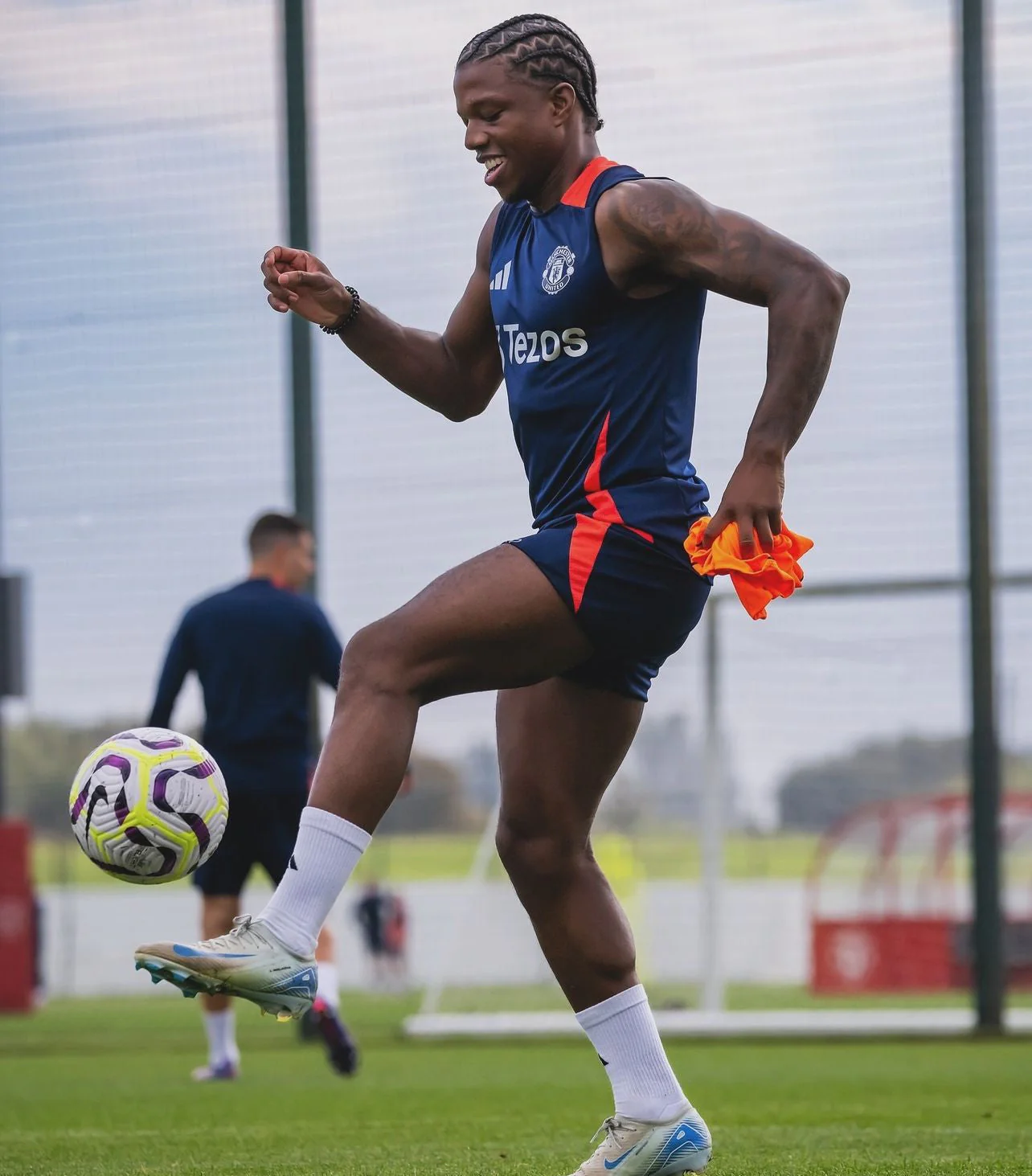 Manchester United sleeveless Pre match Training Set 2024/25 - Image 6
